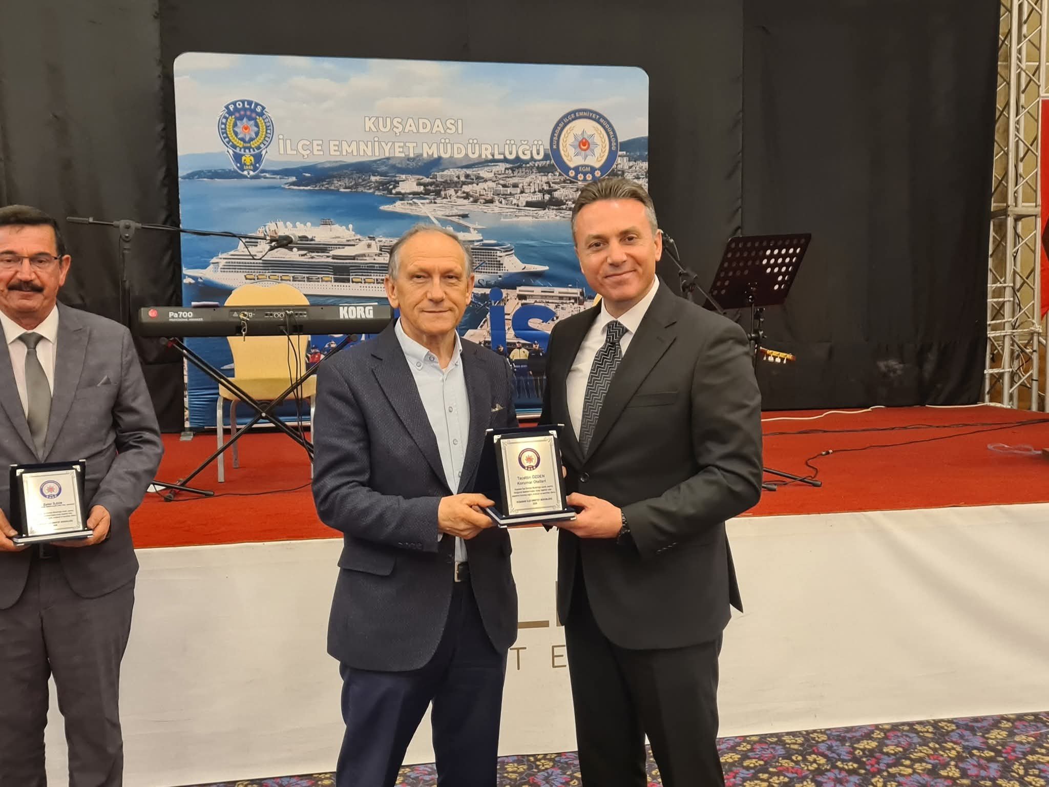 Kusadasinin Emekli Polislerine Anlamli Toren 654078 Bc9B2471B1D9E76033B64477Ce85D3E4