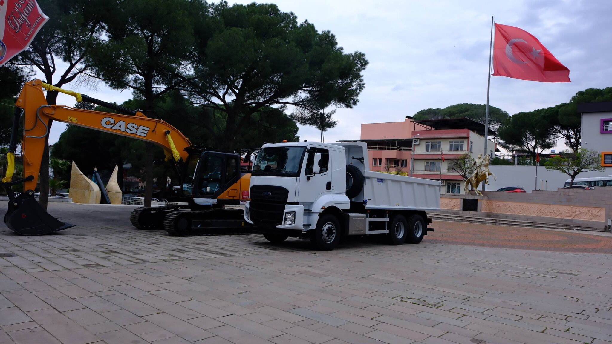 Kuyucak Arac Filosonu Genisletti 651716 Ea9F66Dd4B50E9Badbf3B71Dc356Cede