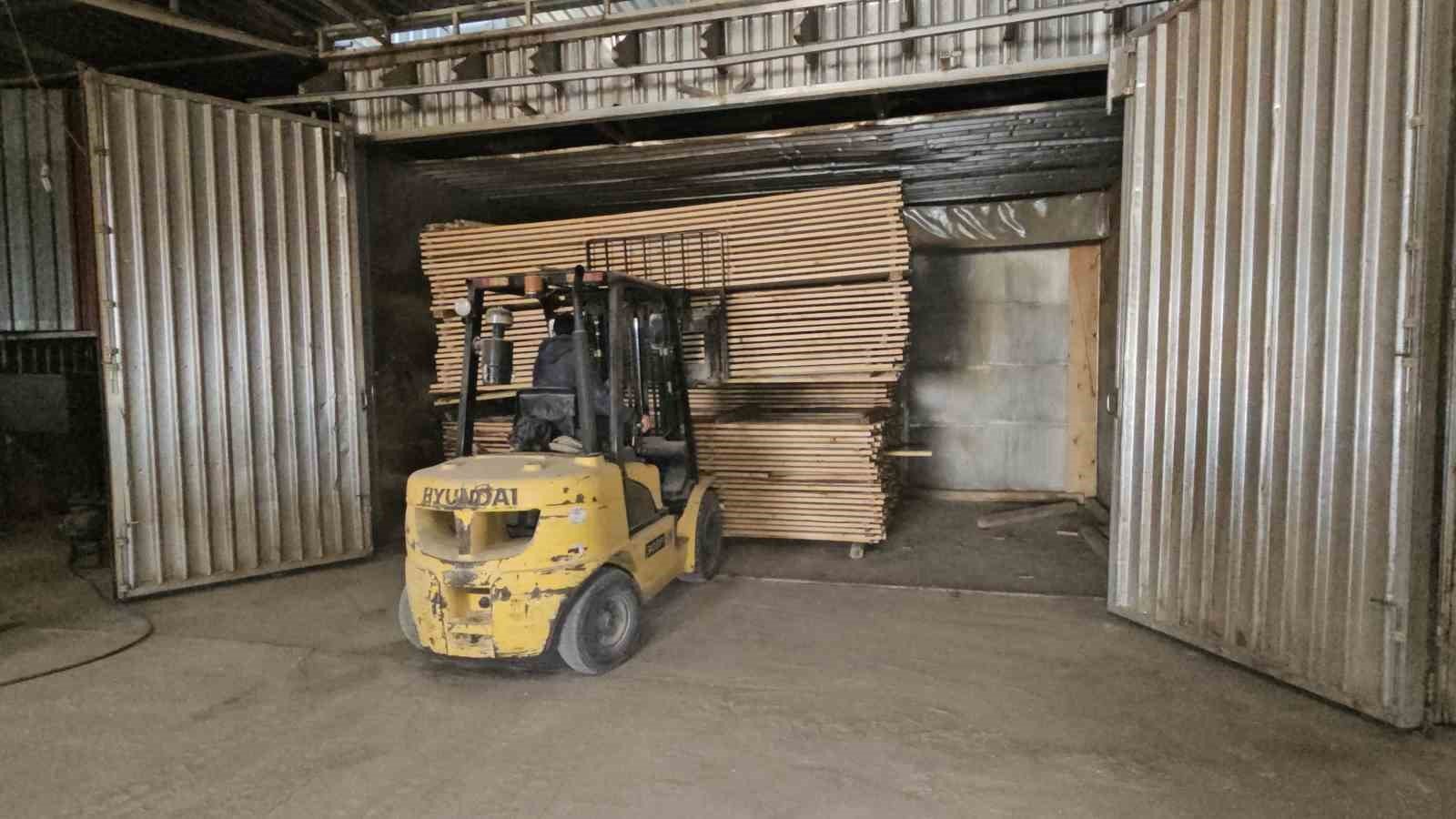 Kuyucaktan Dunyaya Kovan Ihracati 00220D5D506Cc240Dfa23B49Cf9E6A73