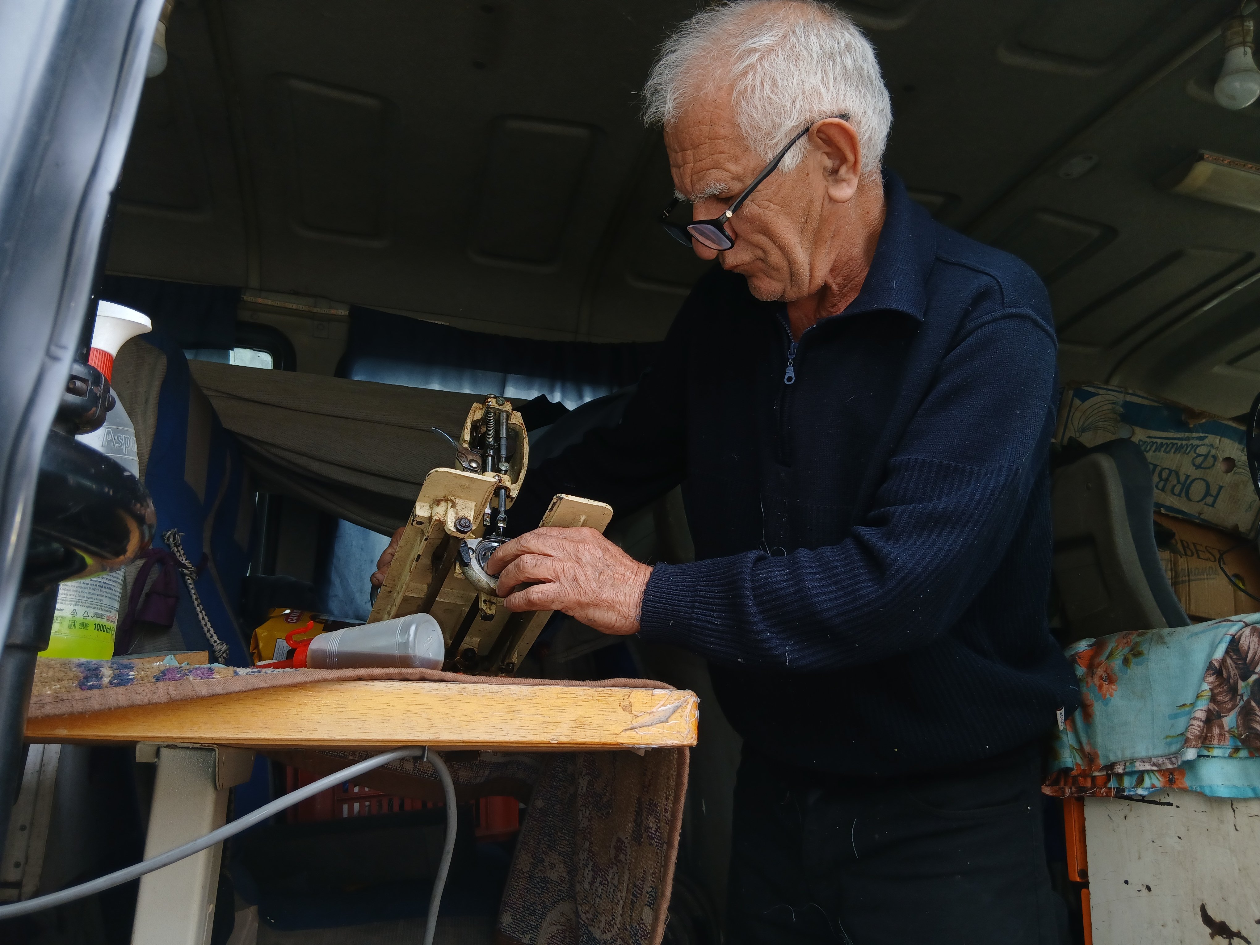 Meslegine Asik Bir Usta Dolmusu Hem Atolyesi Hem Evi Oldu 655751 5186Fd