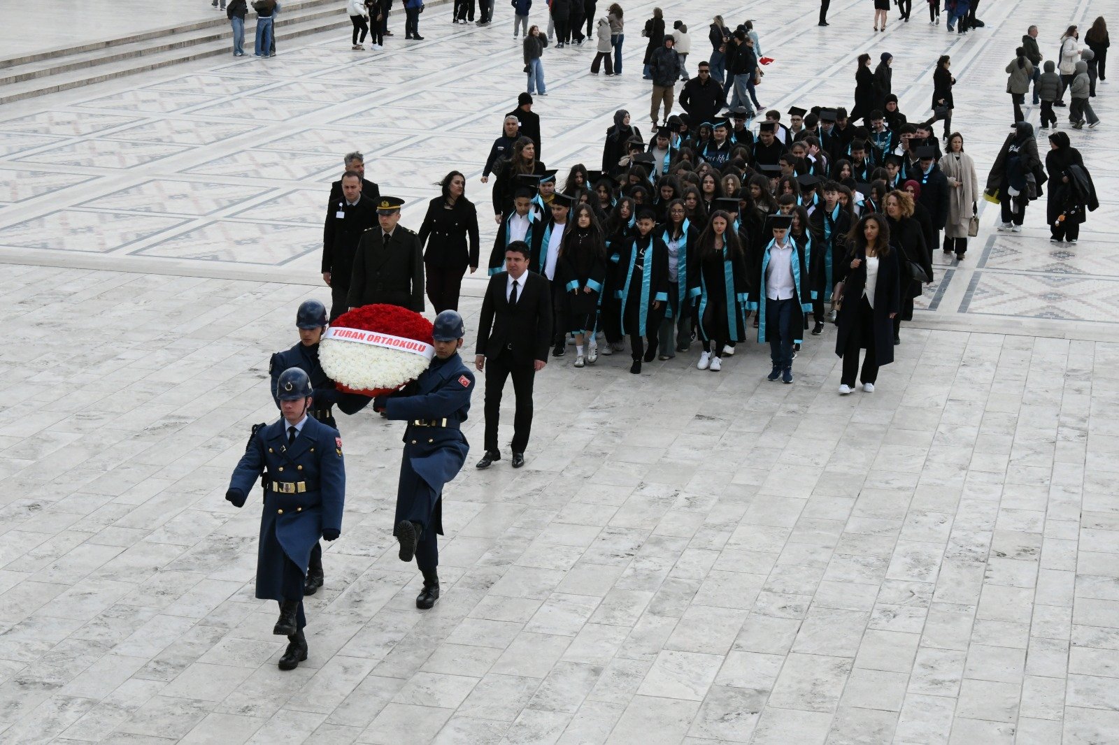 Nazilli Atanin Huzurunda Turanli Ogrencilerden Anlamli Ziyar 654704 A54C2E