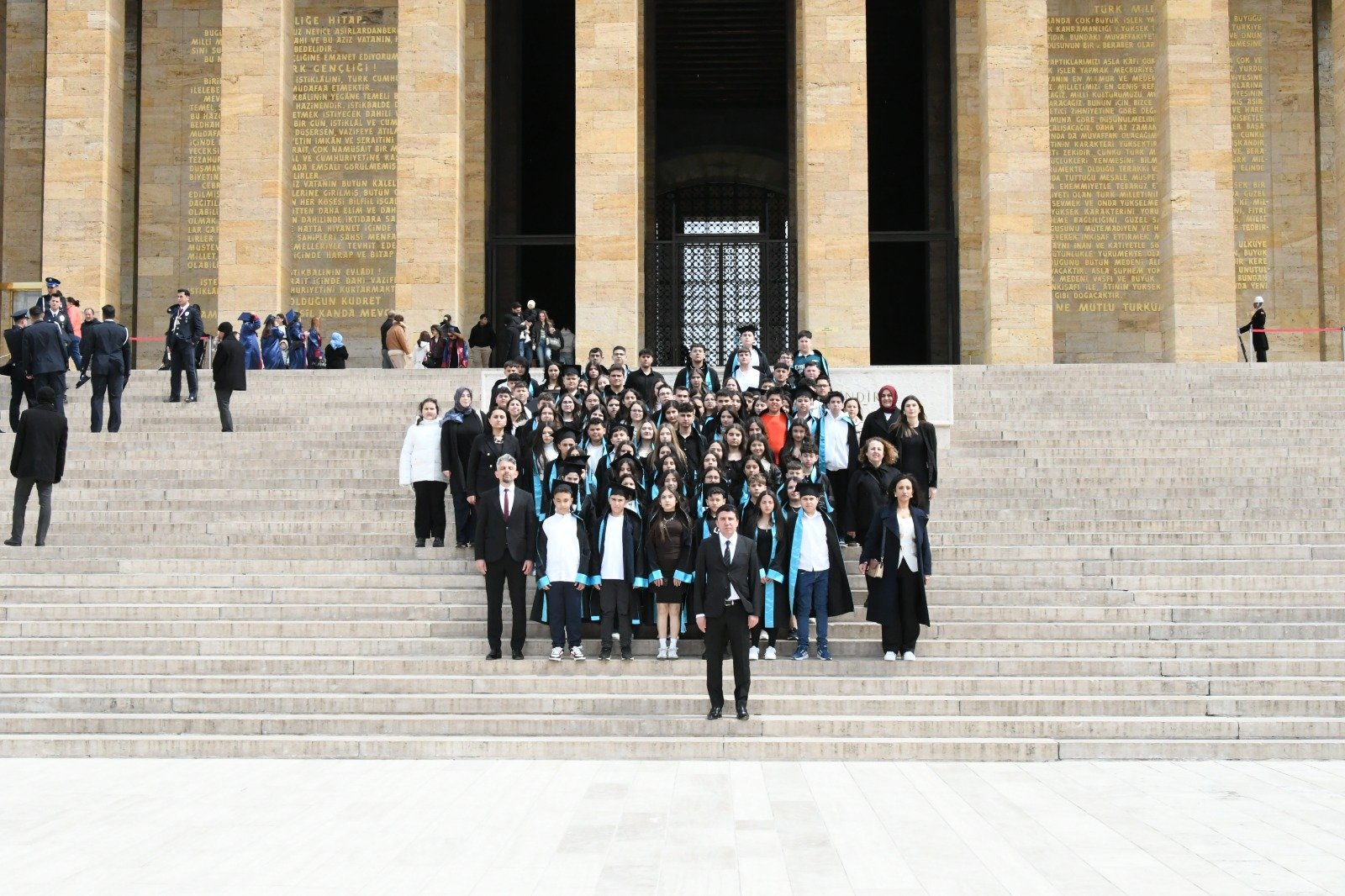 Nazilli Atanin Huzurunda Turanli Ogrencilerden Anlamli Ziyar 654704 Bfeb28