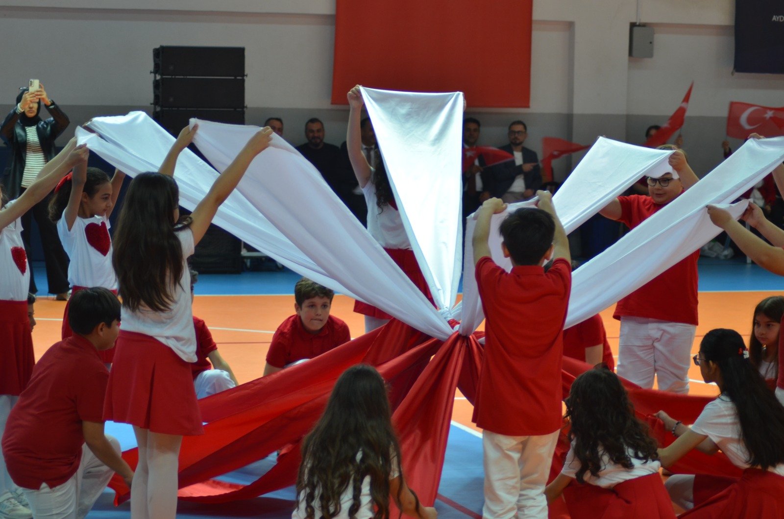 Nazillide 23 Nisan Coskusu Yagmura Ragmen Dinmedi 656854 D4C9F2