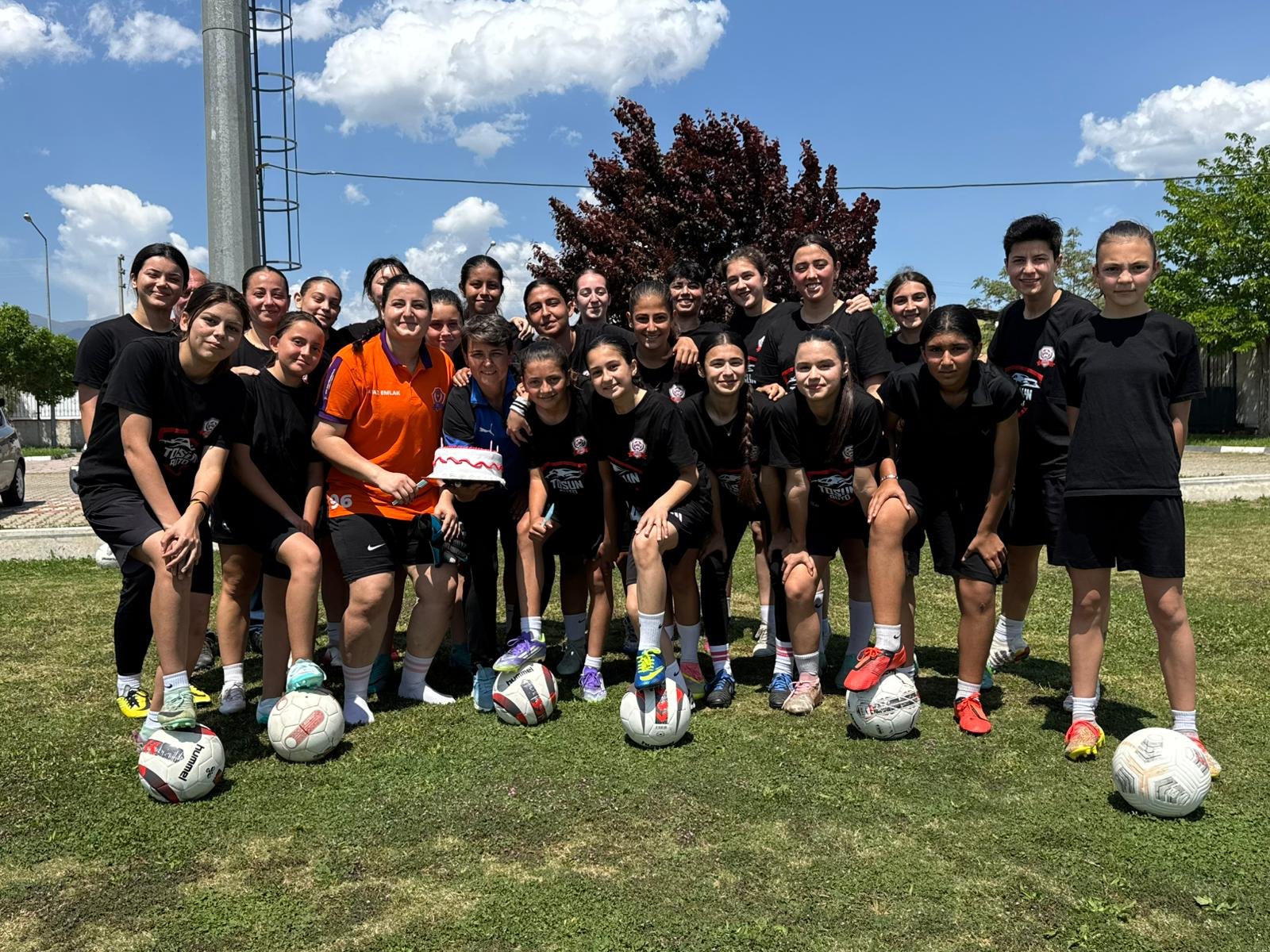 Nazillide Dallica Kadin Futbol Takimi Yeni Sezona Hazir Hede 657481 Fb7849