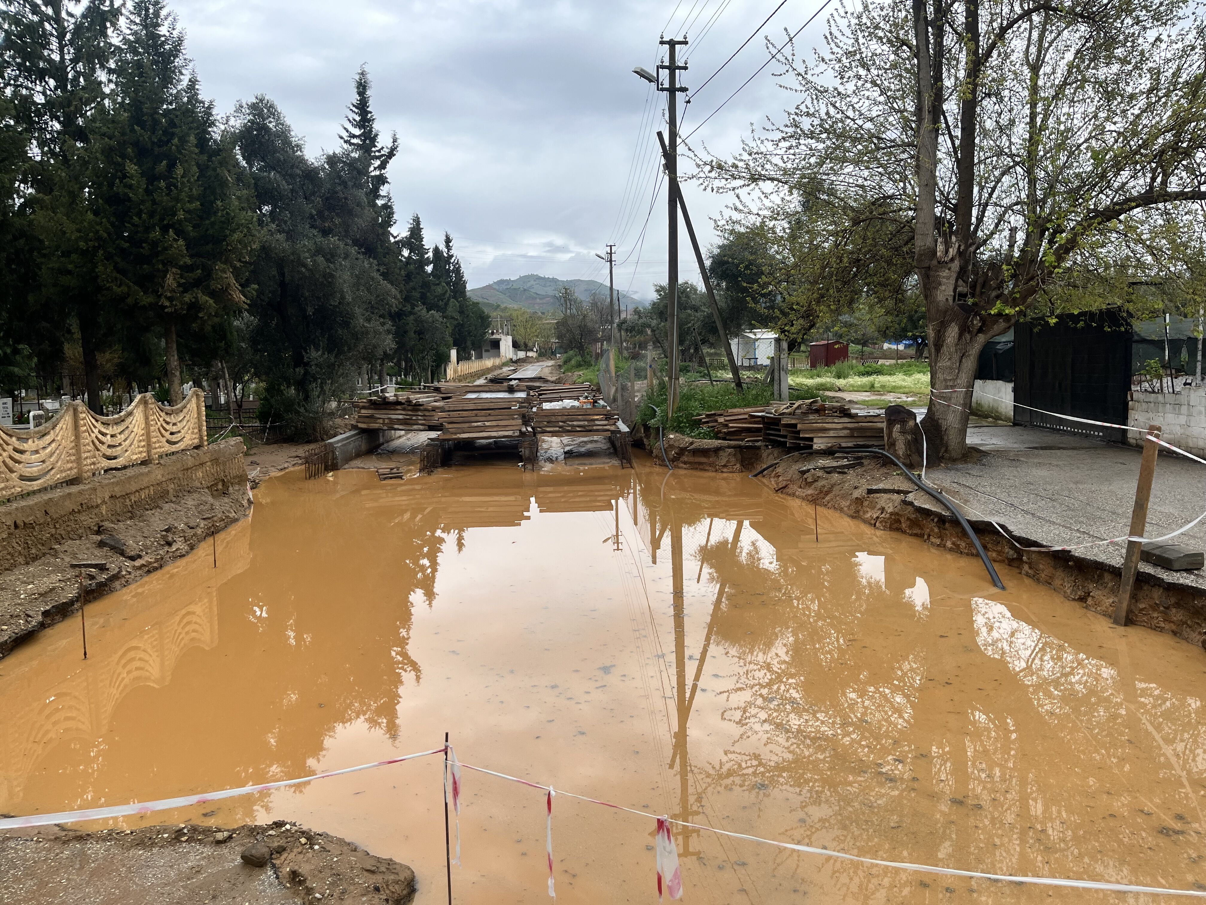 Nazillide Dsi Calismasi Tehlike Saciyor Acilan Cukur Suyla Doldu 652152 6D5D43984337Bfc9795734Cd843E9B1A