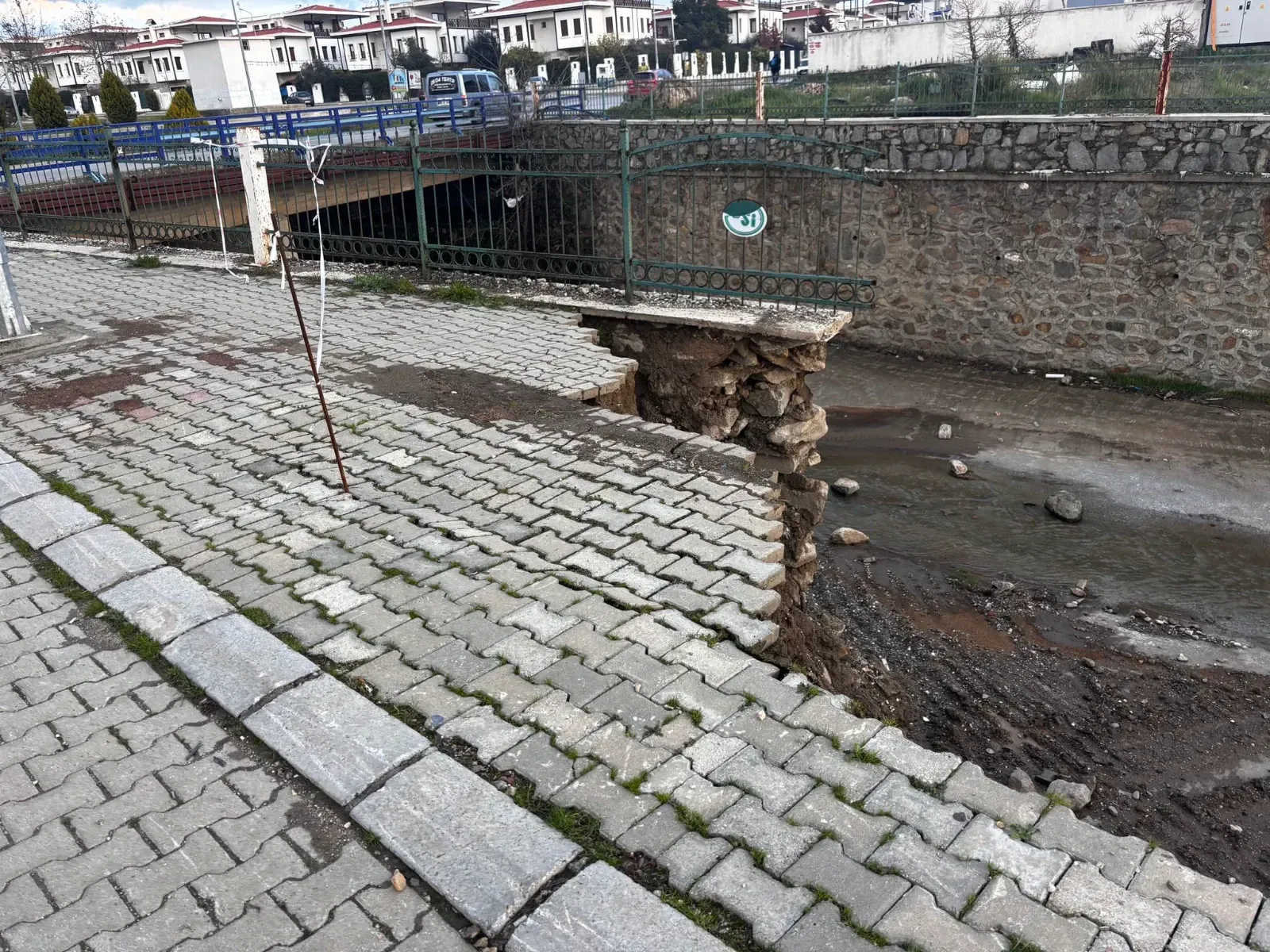 Nazillide Felakete Davetiye Bu Yol 4 Aydir Yapilmayi Bekliyor 651943 84214F87802Acc8Be29Cd7Cfdbca831C