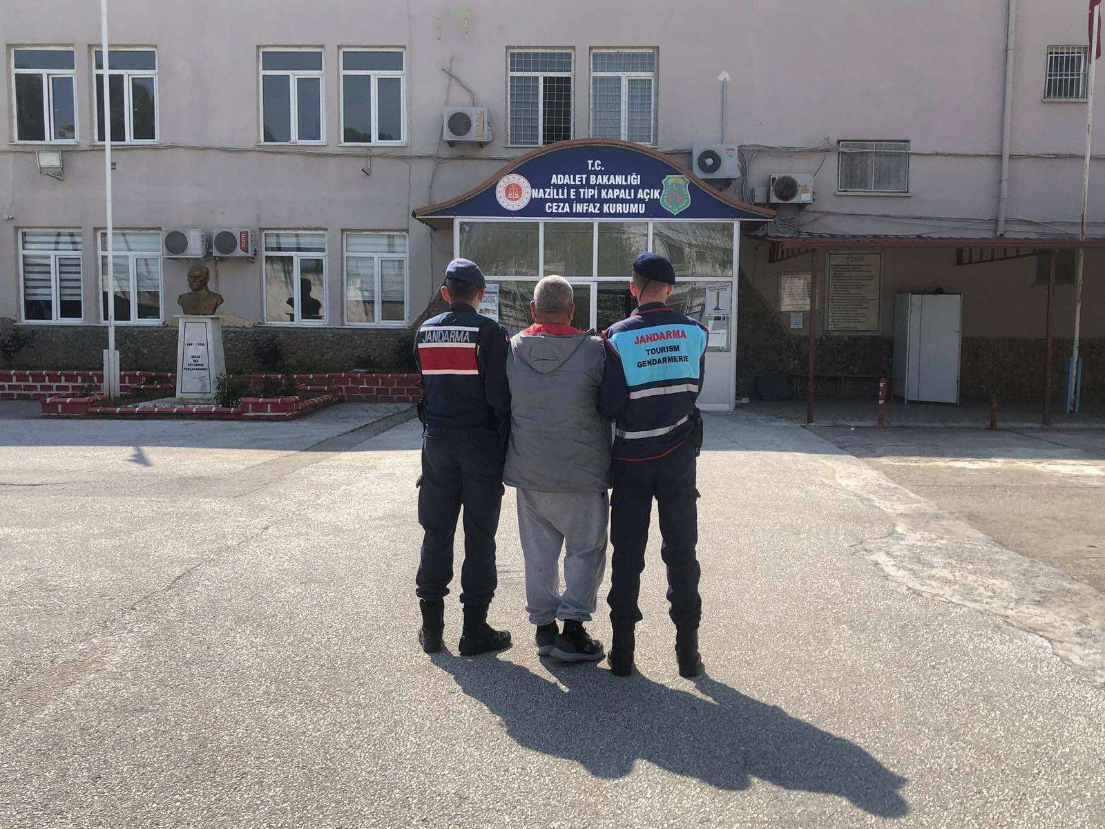 Nazillide Iki Firari Yakalandi 653539 Db8C87Fdc6A045D967D6Ce019F0F7C15