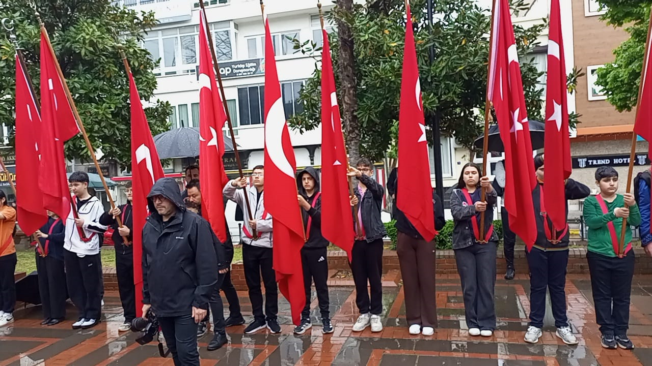 Nazillide Mustafa Kemal Ataturkun Armagani 23 Nisan Yagmura 656779 0Bcf5D