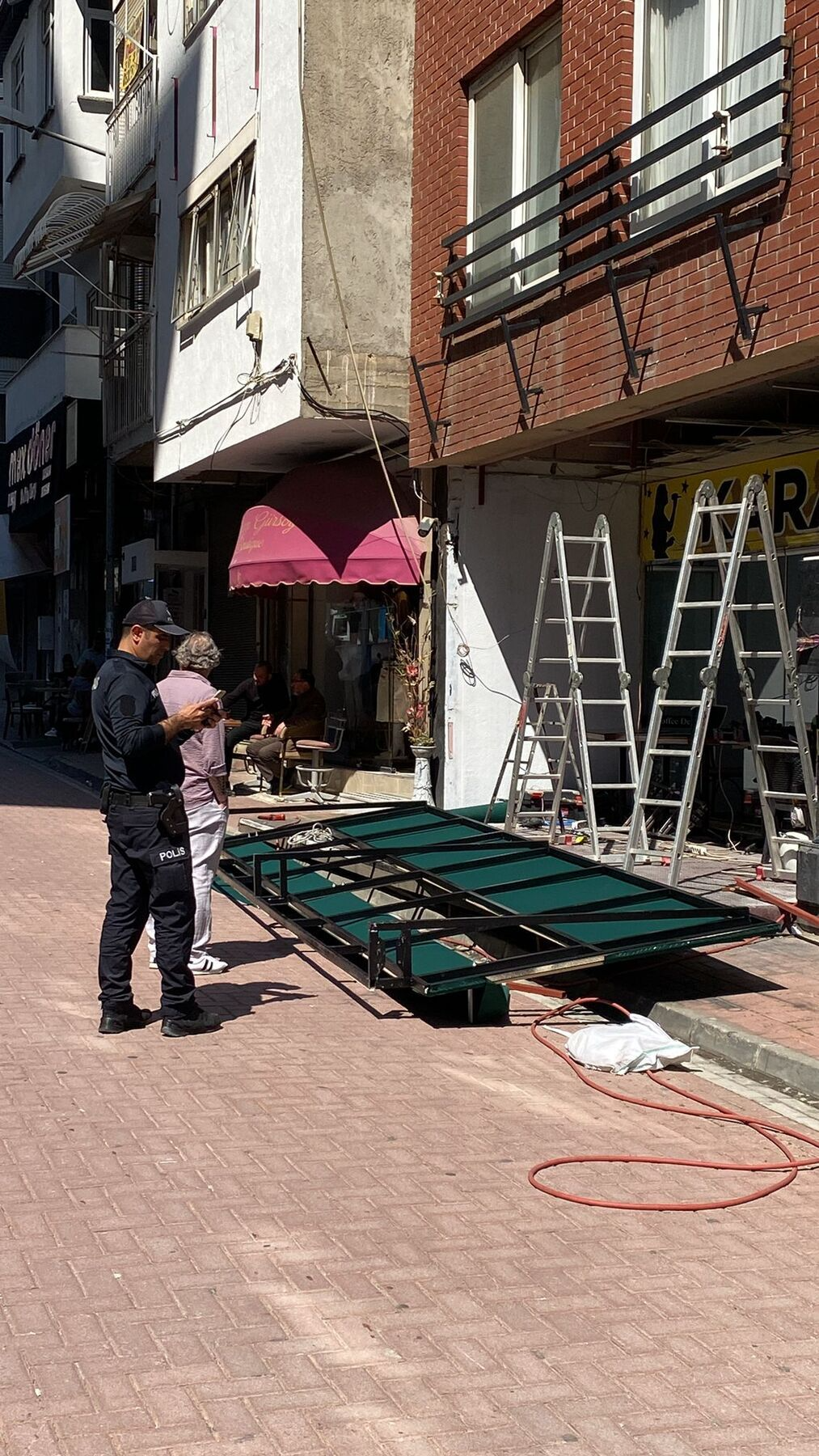 Nazillide Talihsiz Kaza Monteledegi Tabelanin Altinda Kaldi 653402 D1F305F34C4Bda1B7C359A7F176D08C1