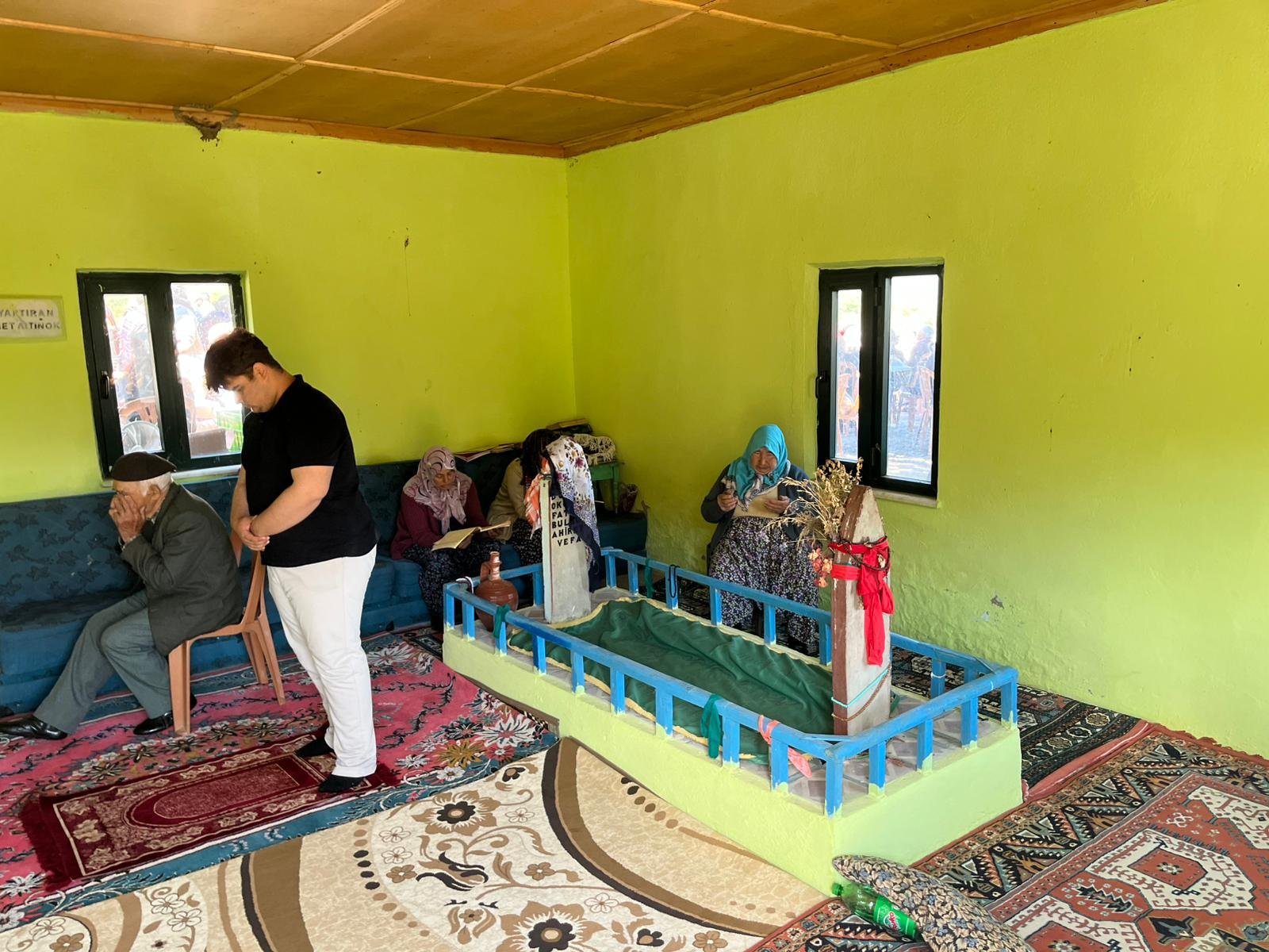 Nazillide Vatandaslar Karatas Dedesi Keskek Hayrida Bir Aray 655863 39766E