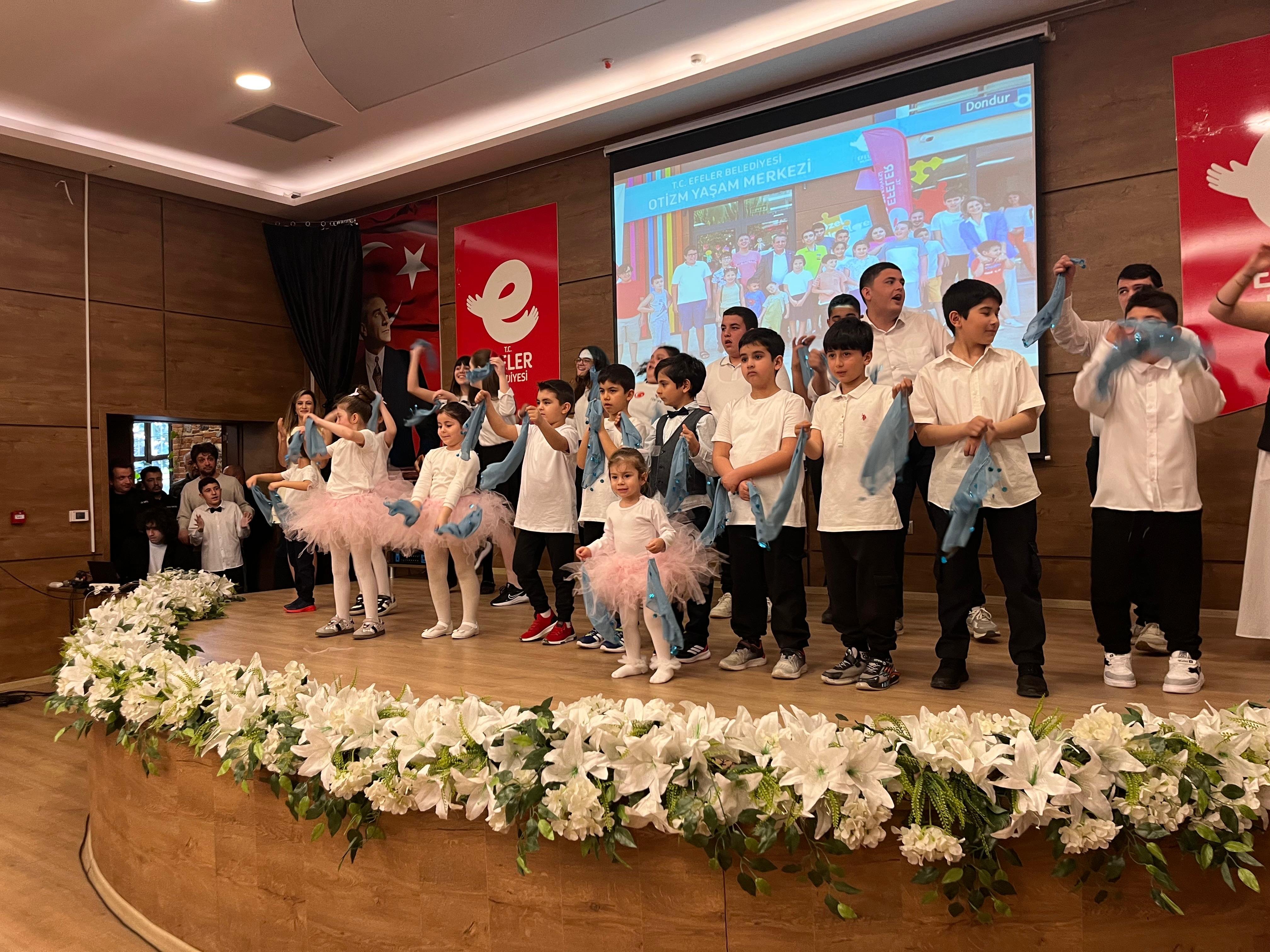 Otizmli Ogrenciler Sahnede Parladi Performanslariyla Alkis Aldilar 653956 8Bc44911E10Fc85Ff4Ecbf309Bddc66C