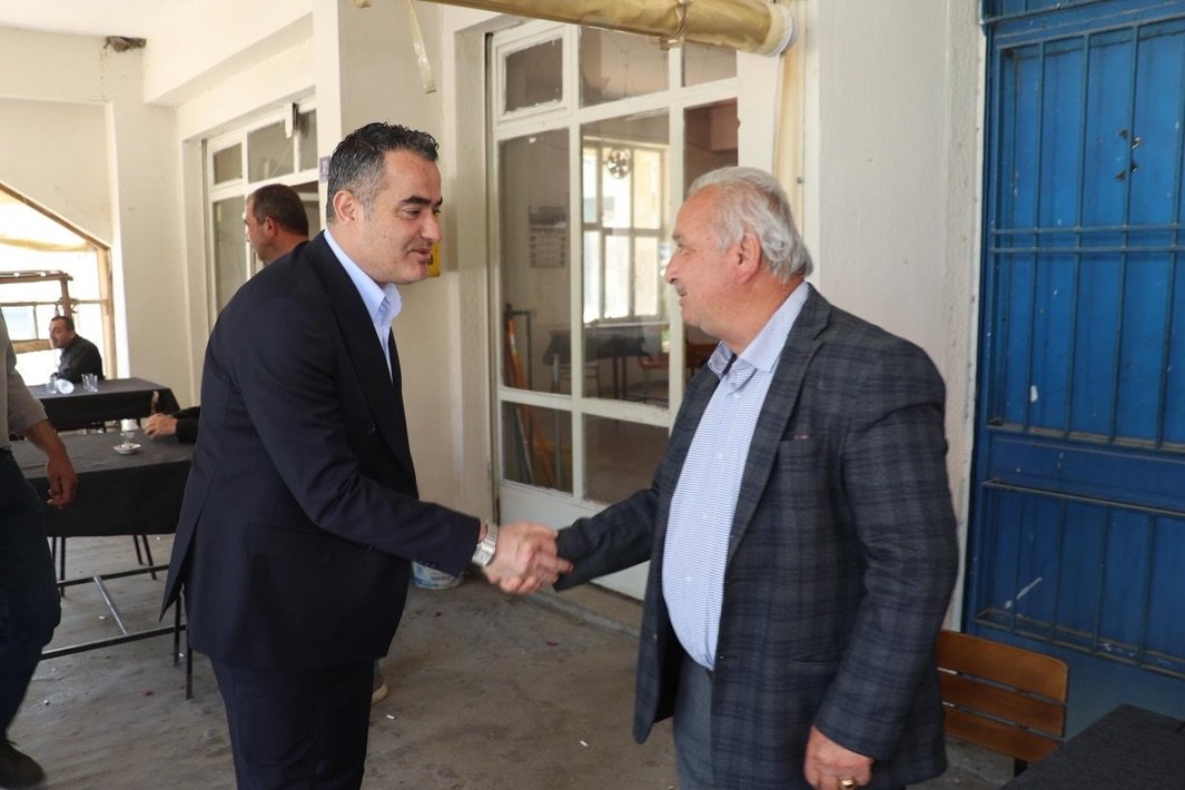 Ozgur Arici Gorevinin Basinda 658435 B00135