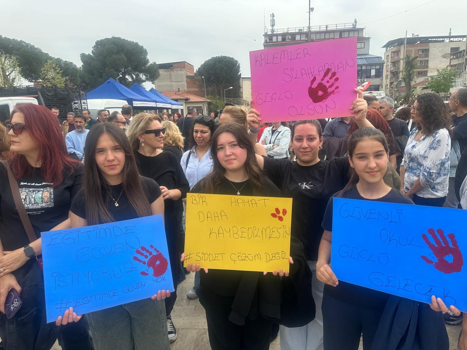 Saldirilar Incirliovada Ogrenci Ve Velilerin De Katilimiyla 655494 435Be3