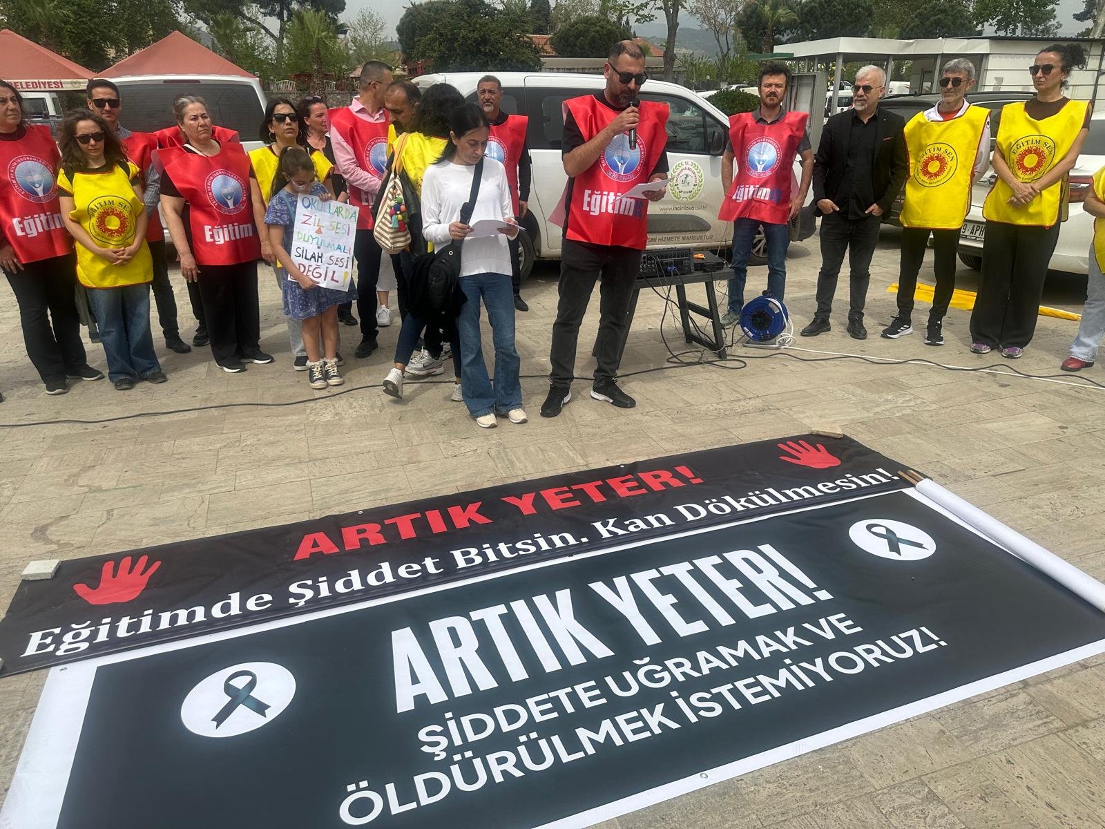 Saldirilar Incirliovada Ogrenci Ve Velilerin De Katilimiyla 655494 58De34