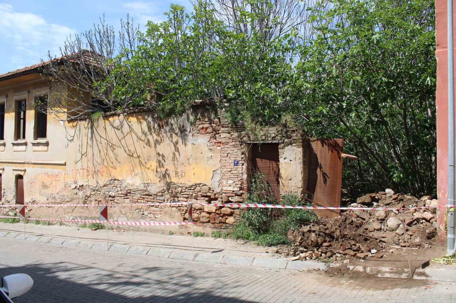 Tarihi Konagin Duvari Yikildi Gercek Ortaya Cikti 866Ff941E7F77D9191720Bc8E2F518Ae