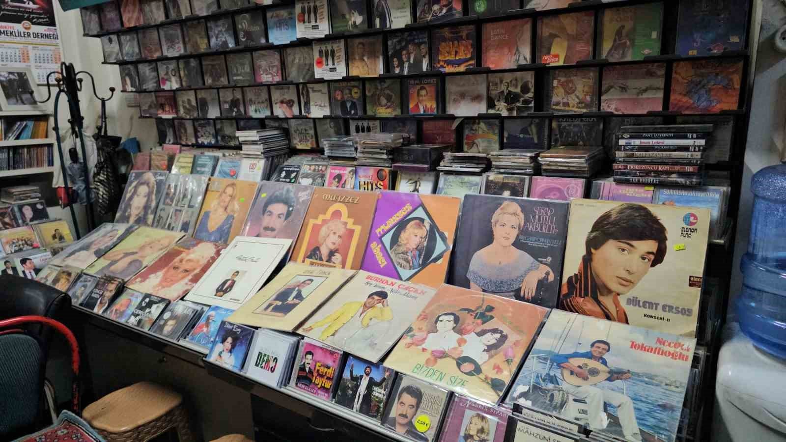 Teknolojiye Direndi 50 Yildir Plak Ve Kaset Satiyor 4607F22F7C8685D5F2D081E98Aa212Db