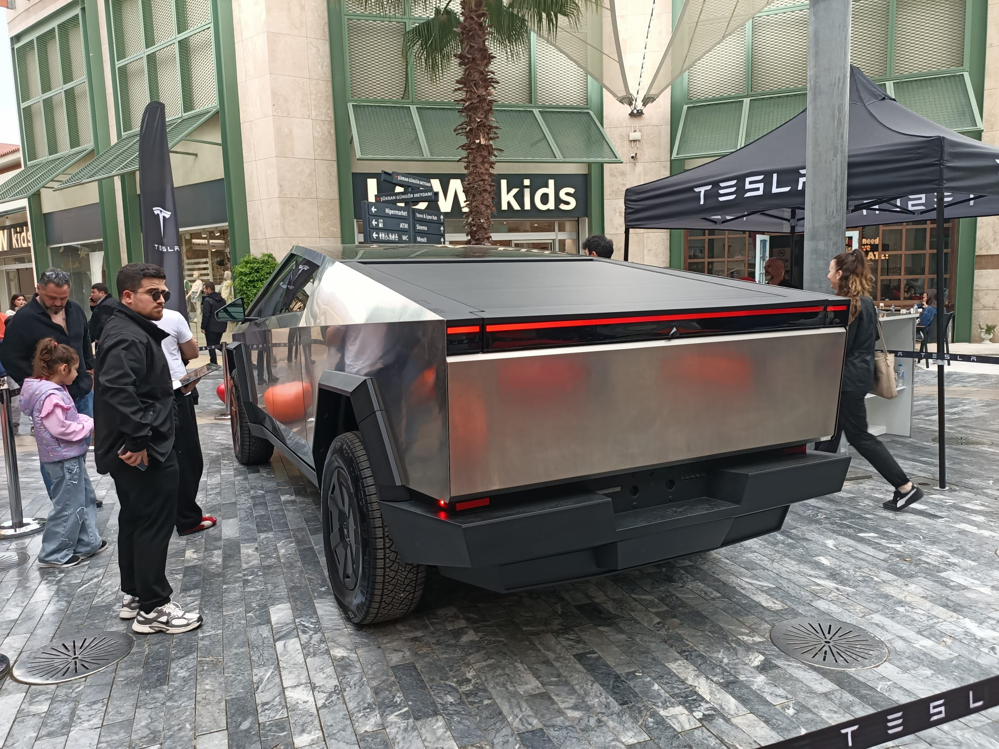 Tesla Cybertruck Aydinda Gorucuye Cikti 657381 207E0A