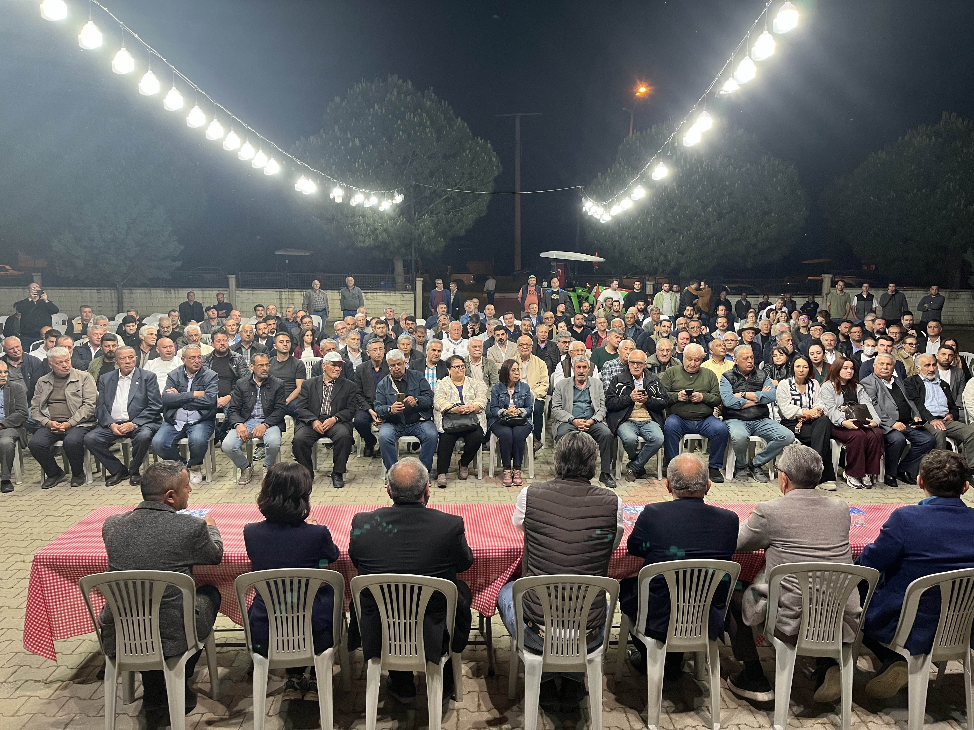 Traktorle Geldi Mesaji Net Verdi Chpli Solakoglu Nazillide C 658371 068861