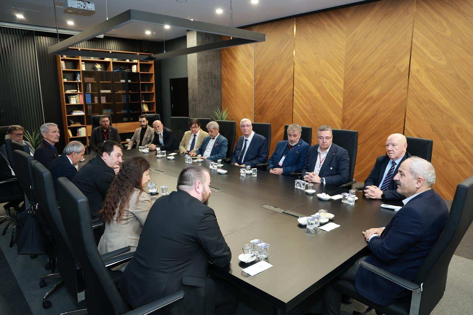 Turkiye Gazeteciler Konfederasyonu Kocaelide 655639 3697E4