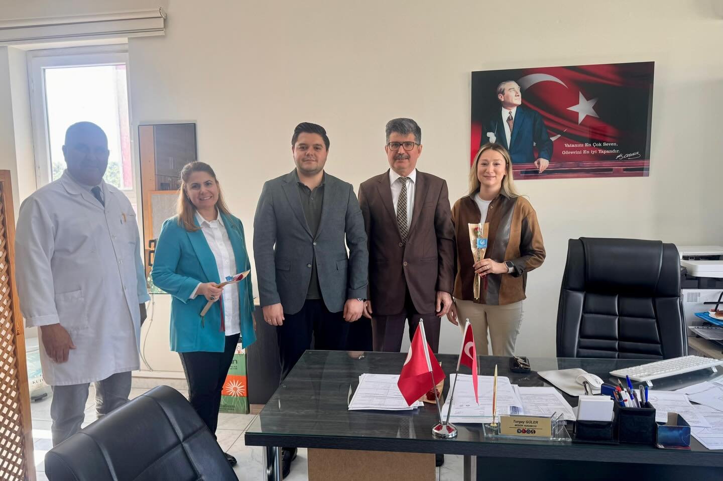 Ulku Ocaklari Aydin Ogretmen Ve Ogrencilerin Yaninda 656548 86628A