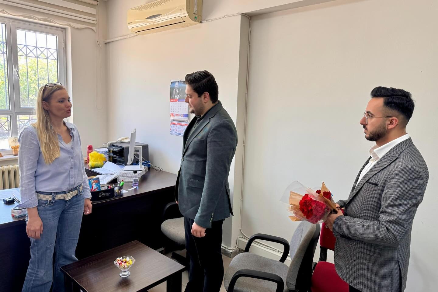 Ulku Ocaklari Aydin Ogretmen Ve Ogrencilerin Yaninda 656548 Bf2F16