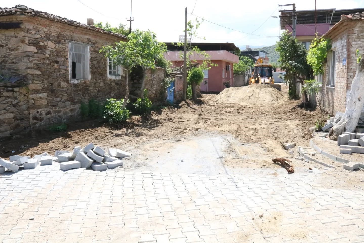 Yenipazar Da Ustyapi Atagi Parke Taslari Yenileniyor 1777200004673 921459