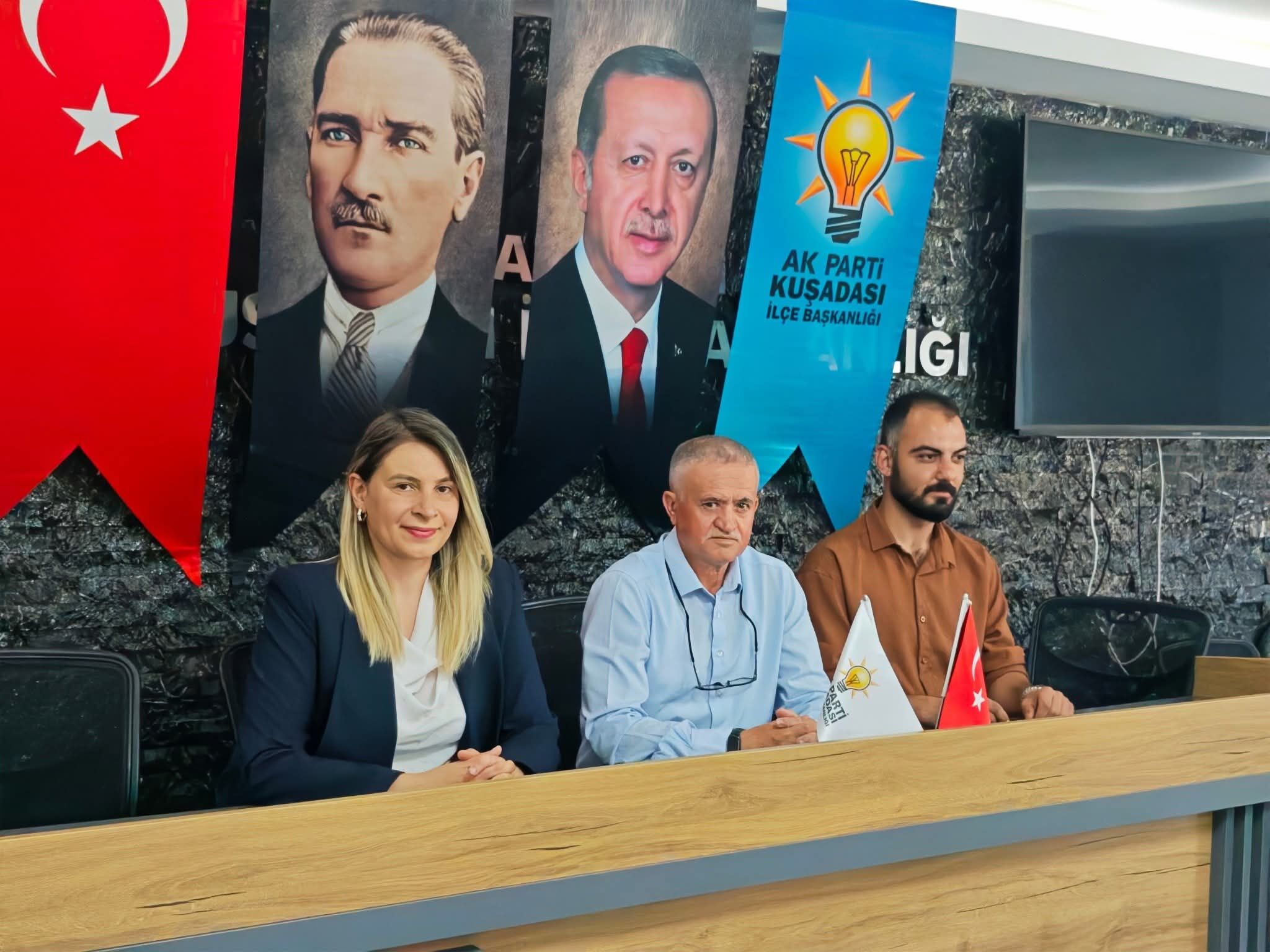 Ak Parti Kusadasi Bayramlasma Programinda Bulustu 665796 A05F31
