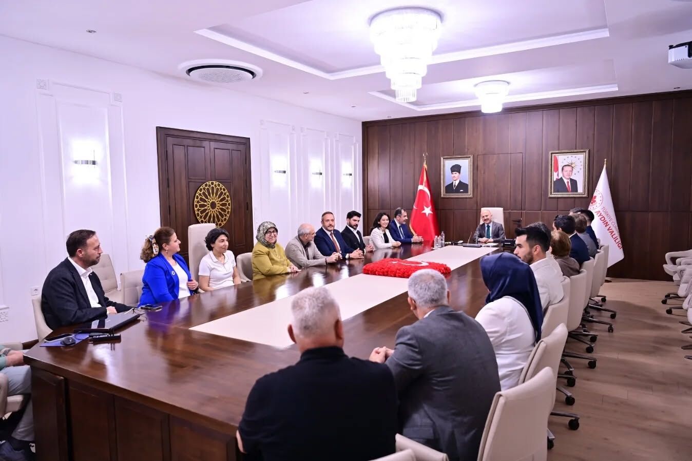 Ak Partiden Vali Varola Hayirli Olsun Ziyareti 661912 B94F43