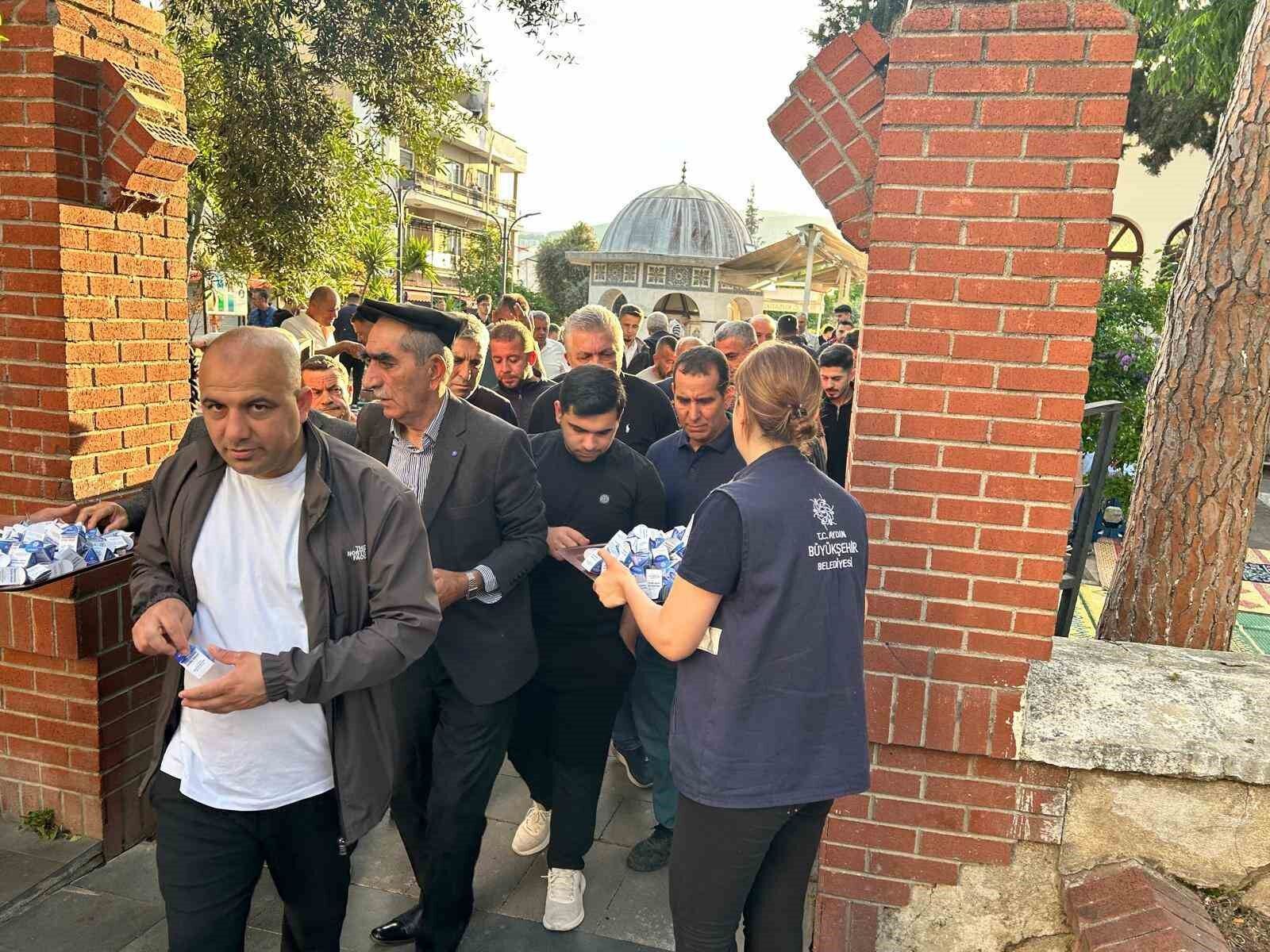 Aydin Buyuksehir Vatandaslarla Bayramlasti 1779873903117 41742