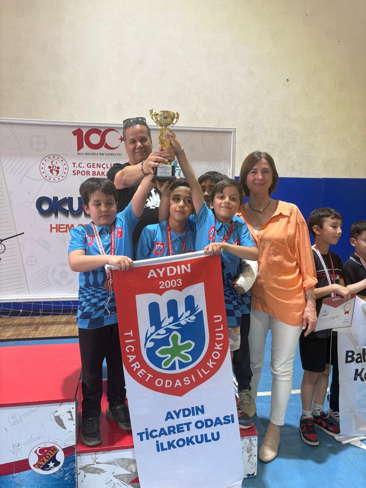 Aydin Ticaret Odasi Ilkokulundan Satrancta Buyuk Basari 662817 2260F6