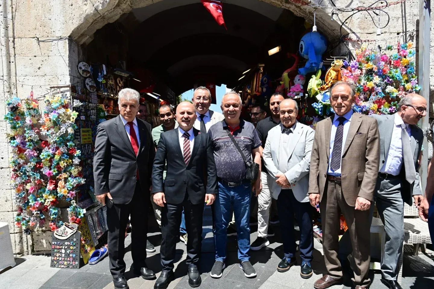 Aydin Valisi Dr Varol Kusadasi Sokaklarinda Kentin Nabzini T 662564 57E7Fe