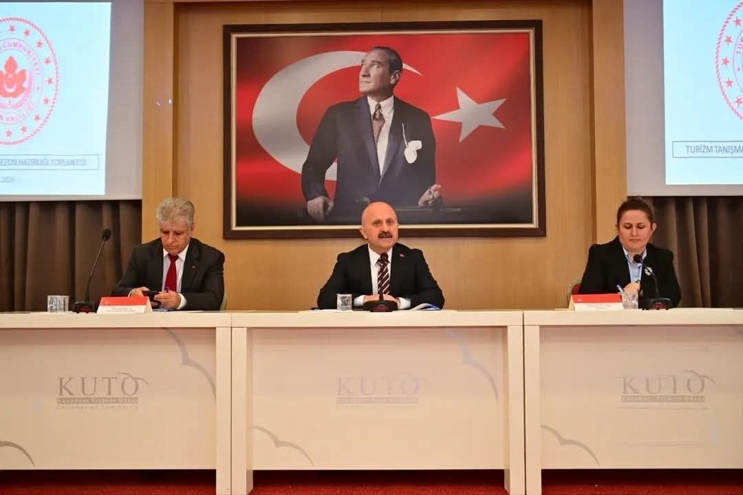 Aydin Valisi Dr Varol Kusadasi Sokaklarinda Kentin Nabzini T 662564 Fd1Bd4