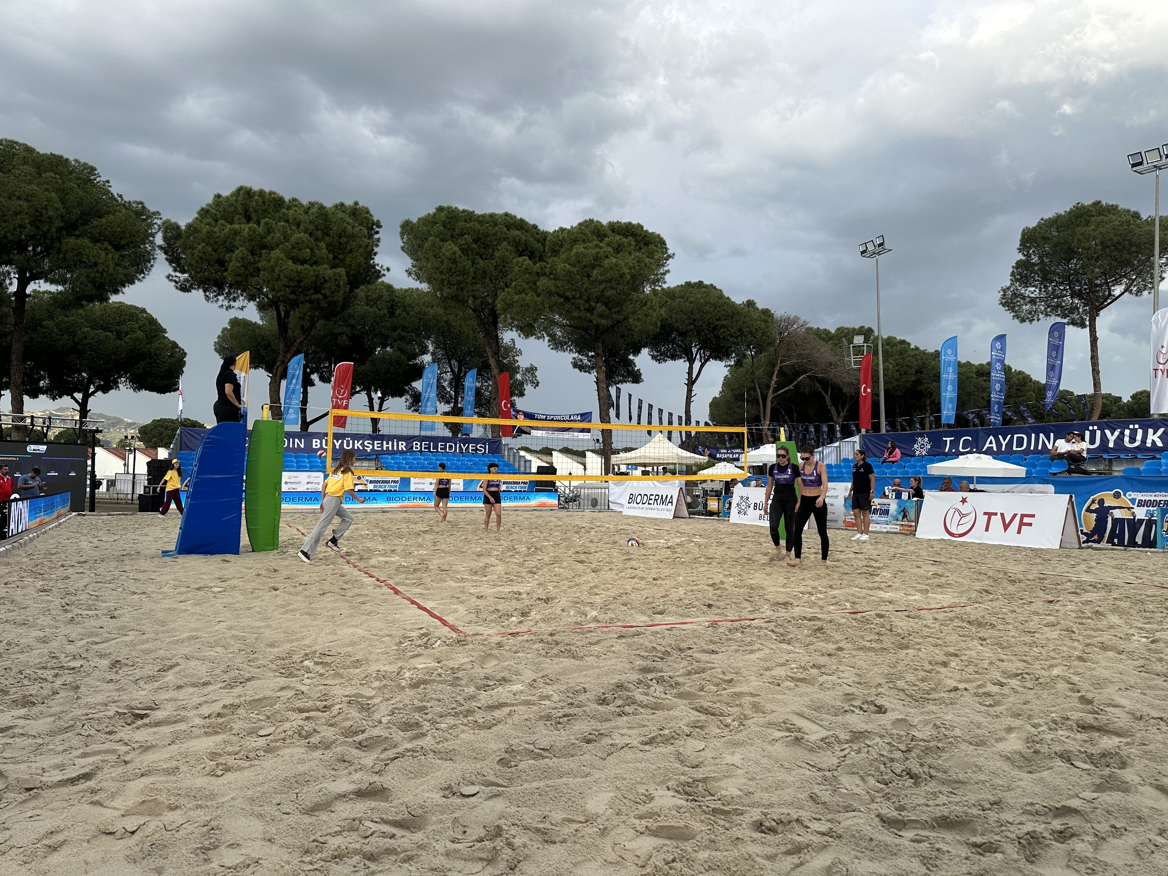Aydinda Plaj Voleybolu Heyecani Basladi 662247 B28E09