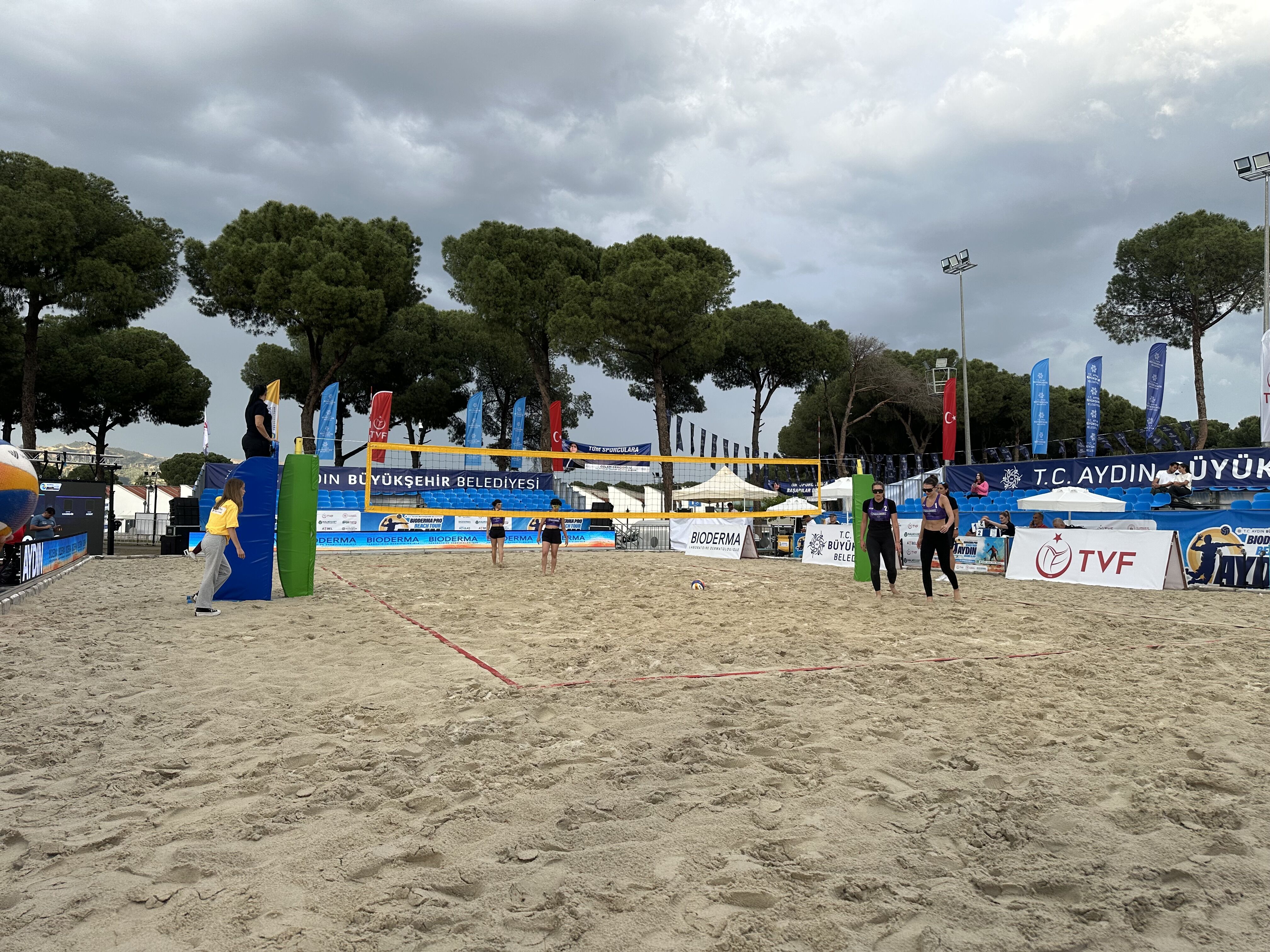 Aydinda Plaj Voleybolu Heyecani Basladi 662247 C94E6B