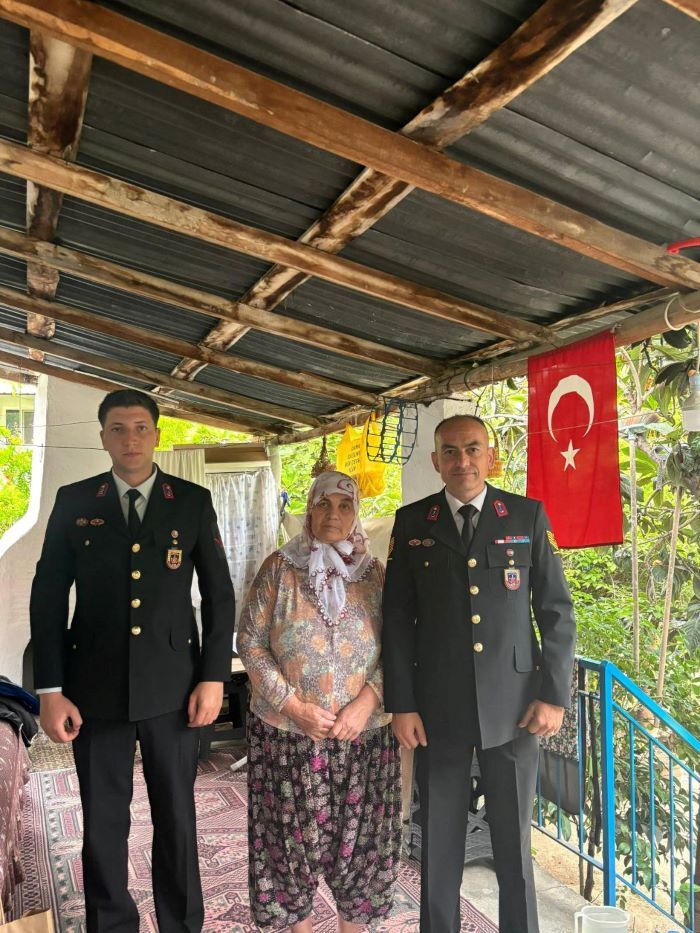 Aydinda Yurek Isitan Bayram Ziyaretleri 666089 3Cc77D