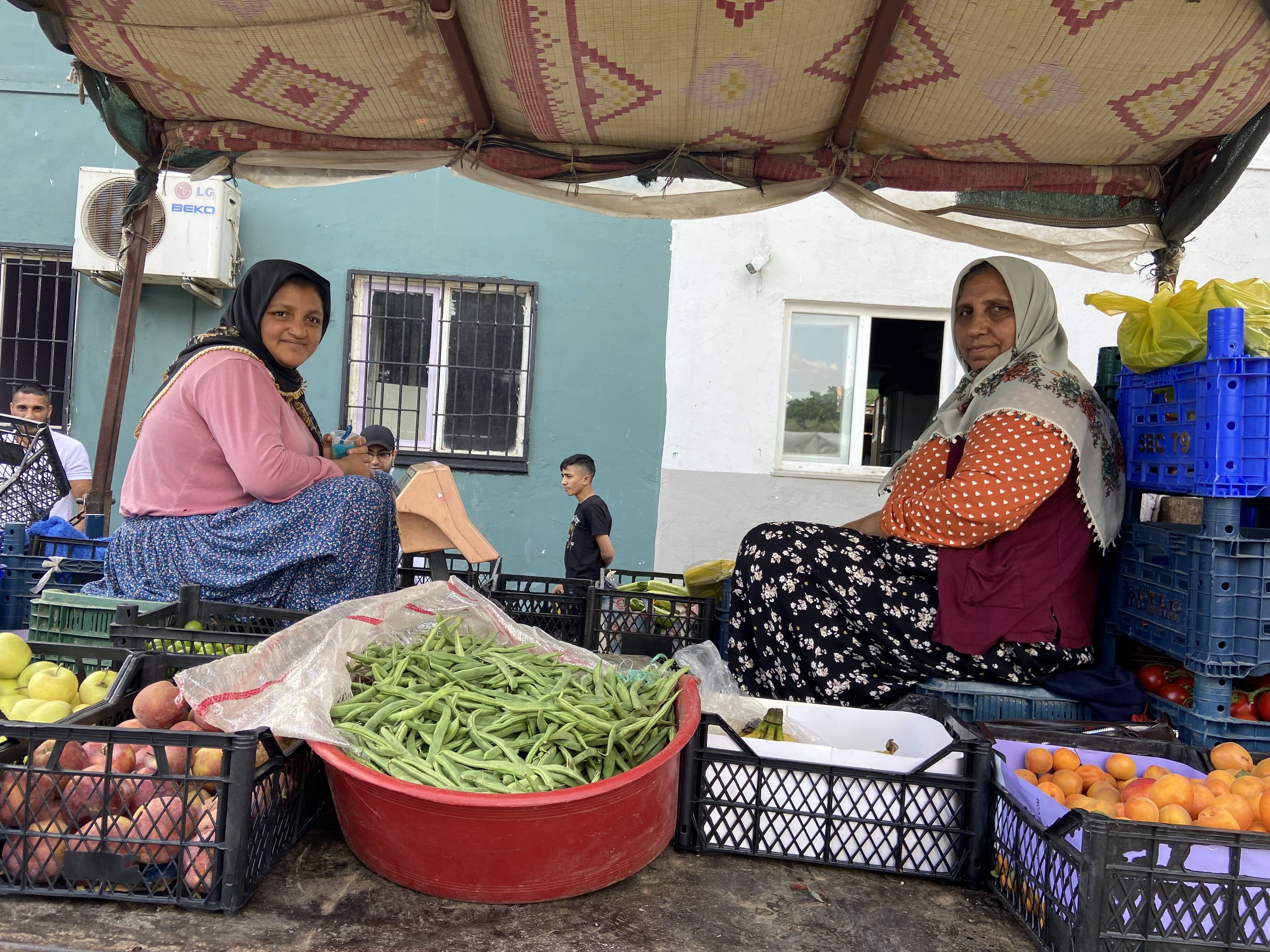Aydinda Zamana Direnen Meslek Traktorlu Manavlar Hala Yollar 665873 0D3202