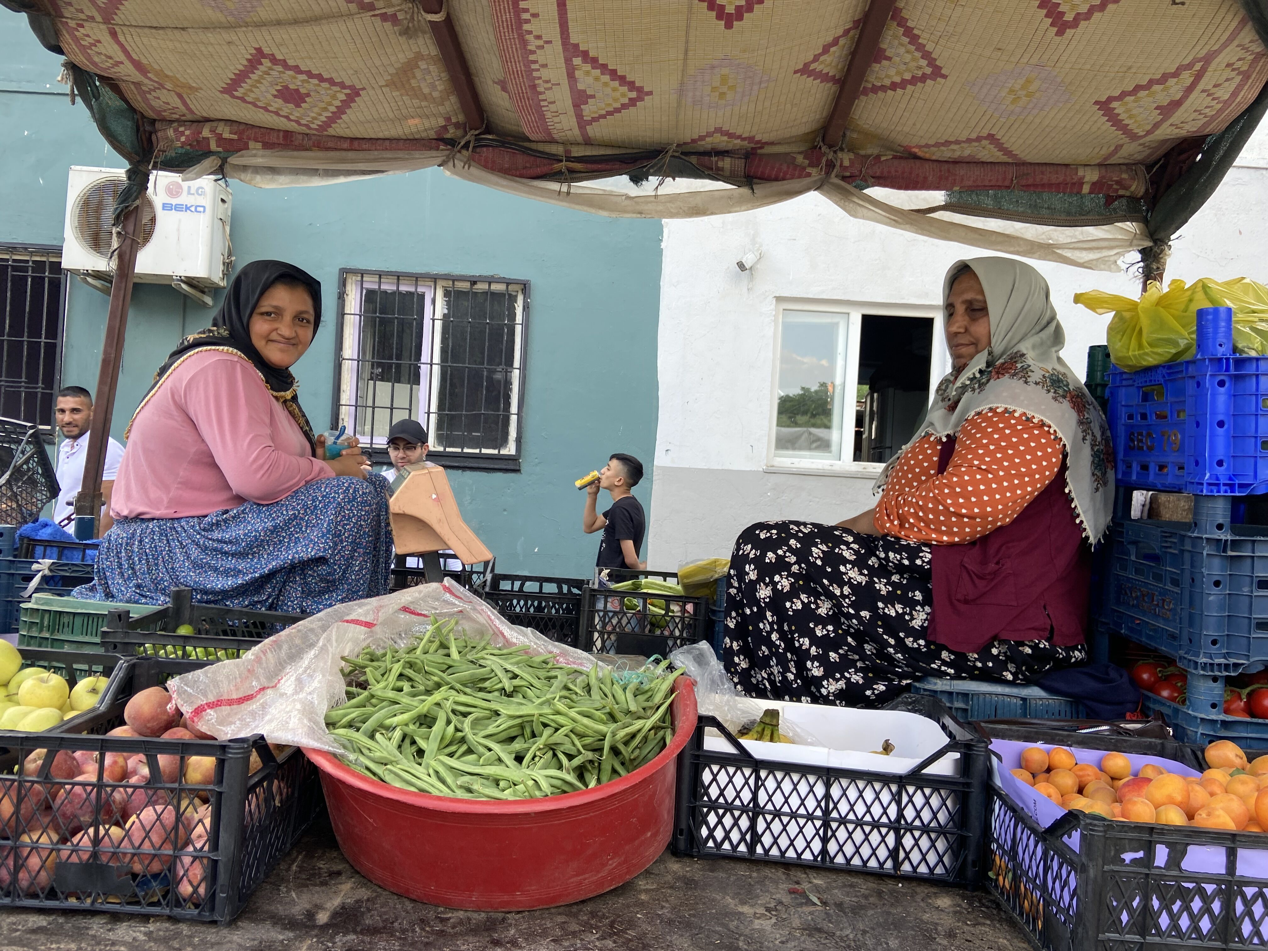 Aydinda Zamana Direnen Meslek Traktorlu Manavlar Hala Yollar 665873 Fc92De
