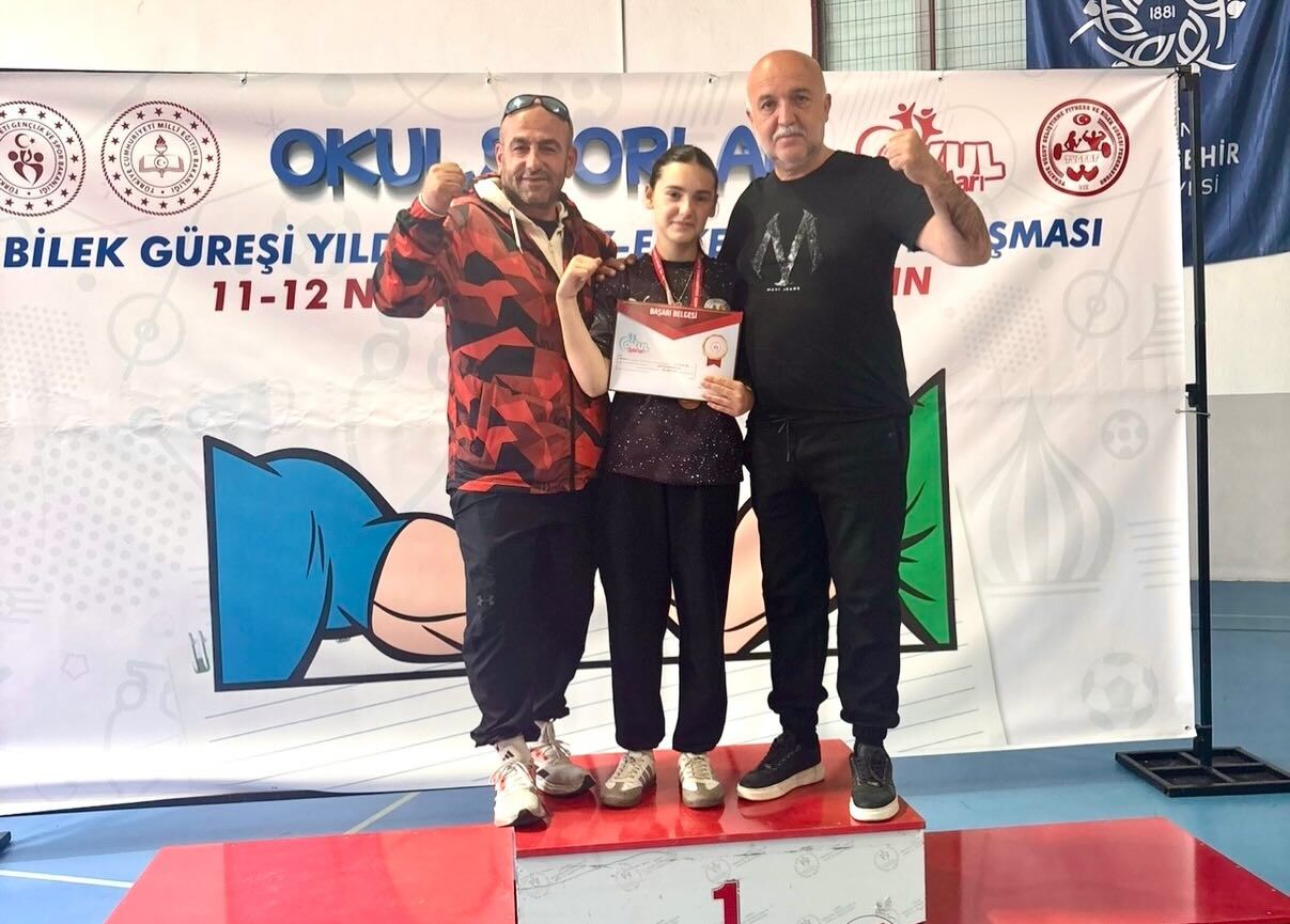 Aydinli Ogrenciden Gururlandiran Basari 661352 Af6E9A