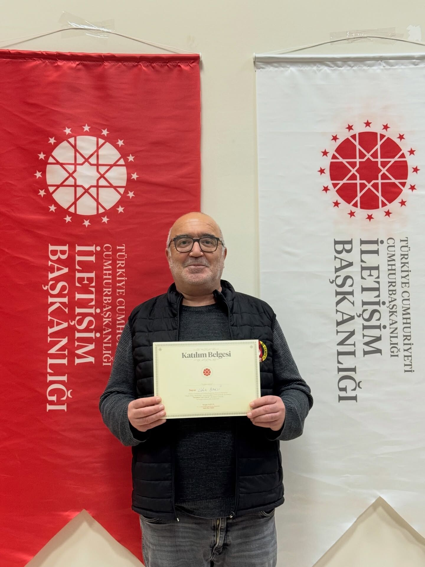 Azmin Yasi Yok Aydinli Gazeteci 59 Yasinda Universite Bitird 661166 706310