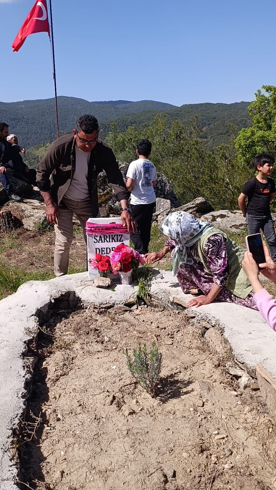 Bahcekoyde Gelenek Canlandi Sarikiz Dedesi Ve Yagmur Duasi H 661178 4Fb500