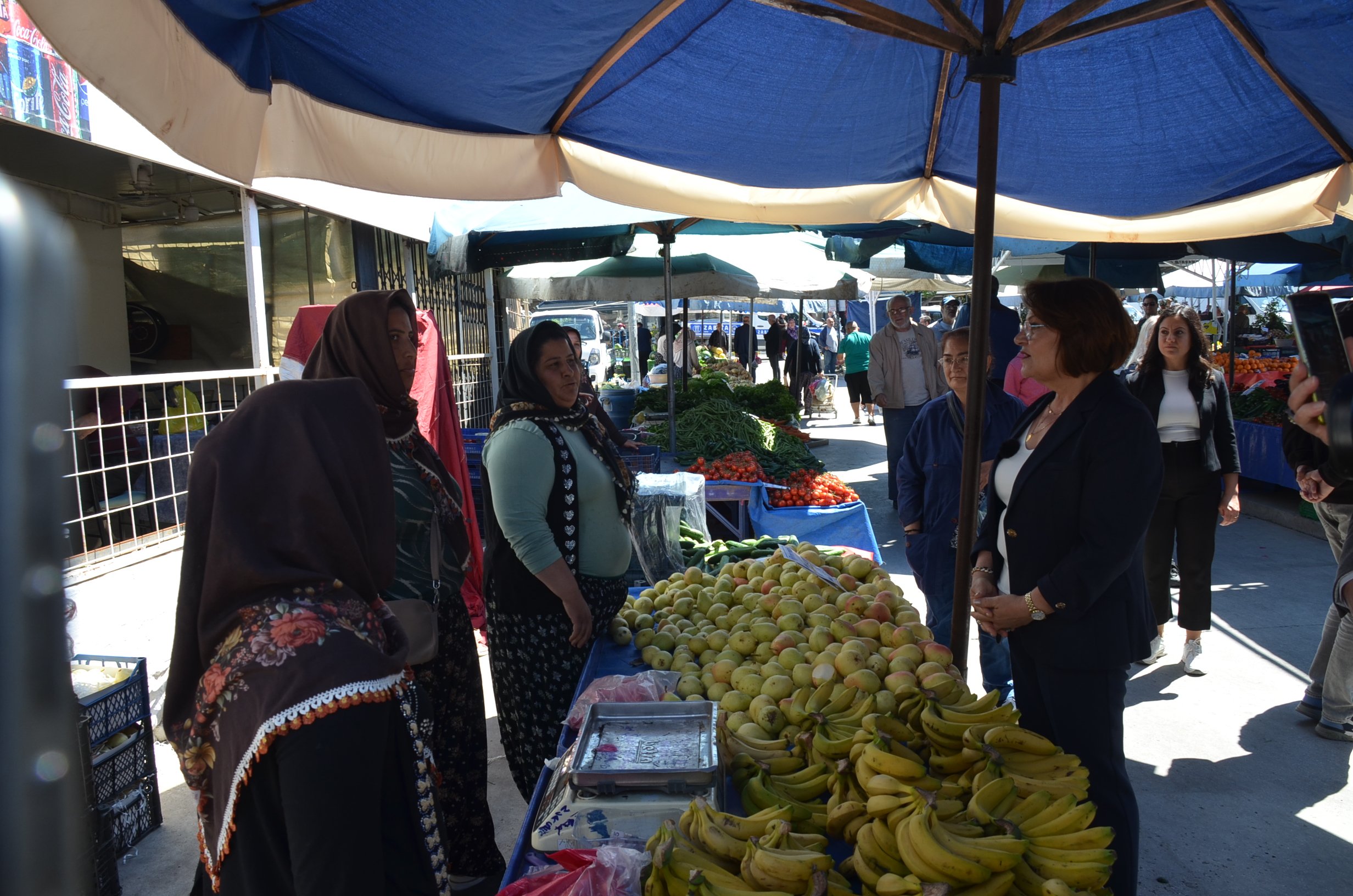 Baskan Gencaydan Acarlar Esnafina Ziyaret Pazarda Sorun Yok 659694 Fe3188