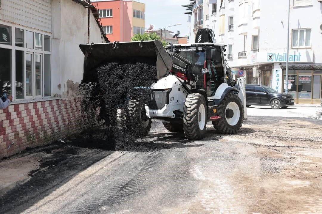 Baskan Kaya Cumhuriyet Mahallesi Nde Vatandaslarla Bulustu 1779026104656 124851