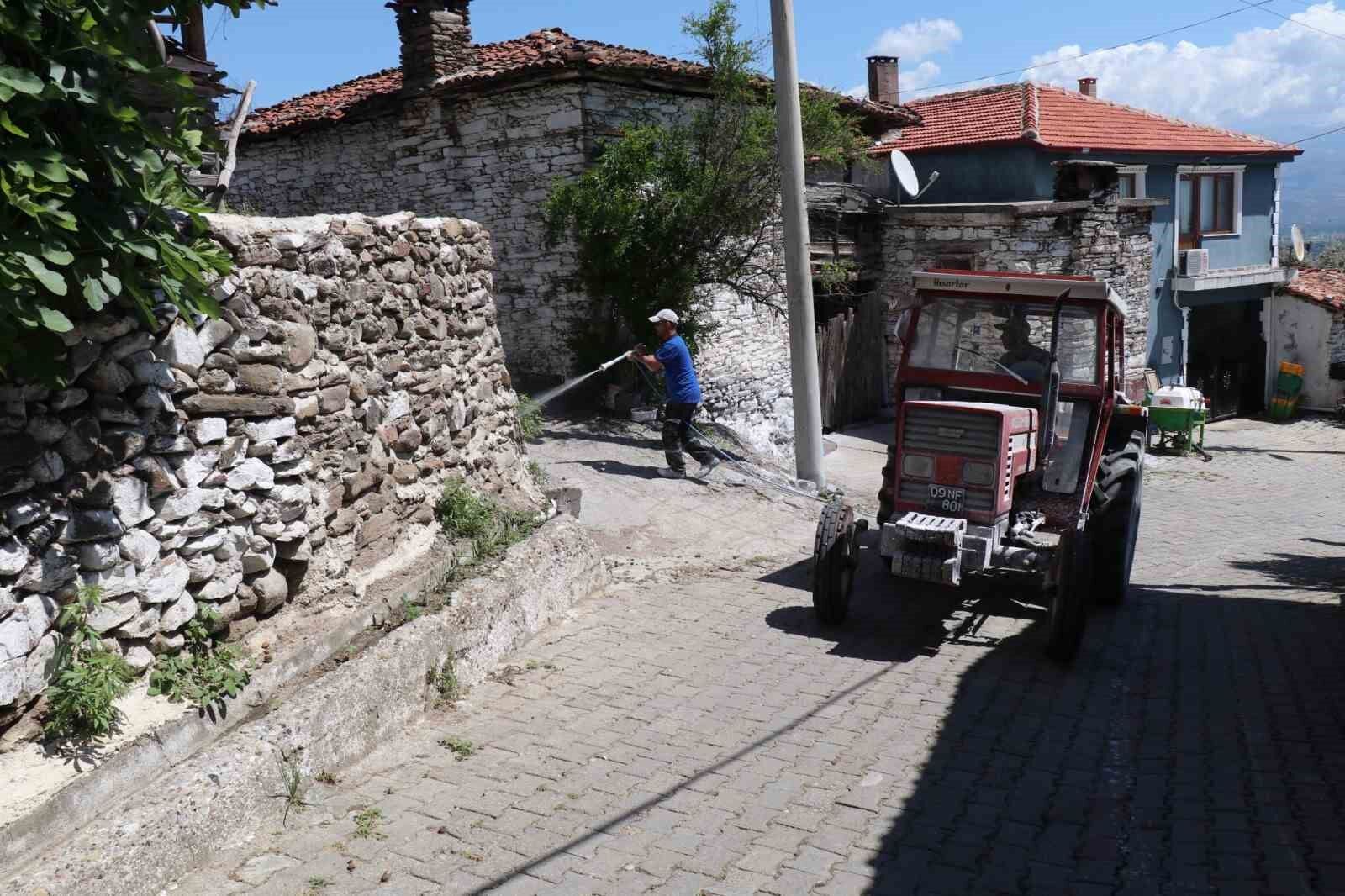 Bozdogan Da Hasereye Karsi Kirecleme Calismalari Suruyor 1779348603327 163041