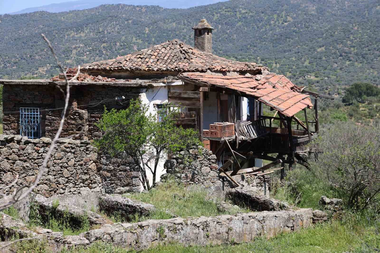 Bu Koy Savas Gordugu Icin Degil Gencler Terk Ettigi Icin Bu Hale Geldi 1778662207473 99706
