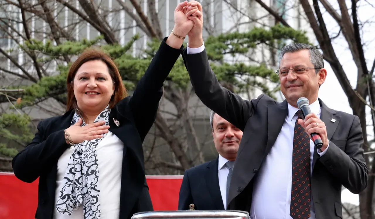 Burcu Koksal Sessizligini Bozdu Ozgur Ozel Hakkinda Sert Sozler Benim Burnumdan Getir 1789888 202605112126 20260511212648 1