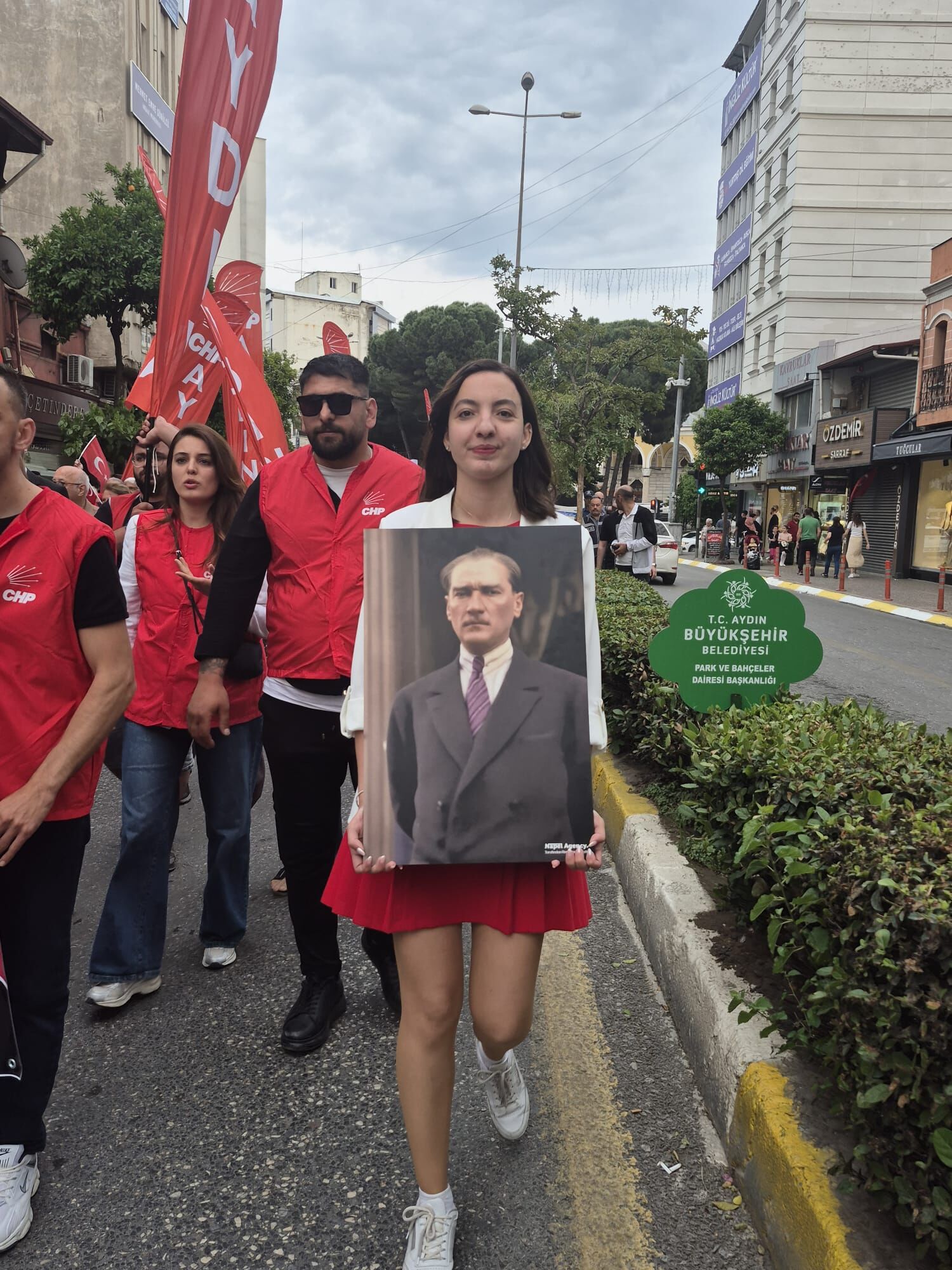 Chp Aydindan 19 Mayis Icin Kortej Yuruyusu Genclerden Iktida 663653 3A1E5E