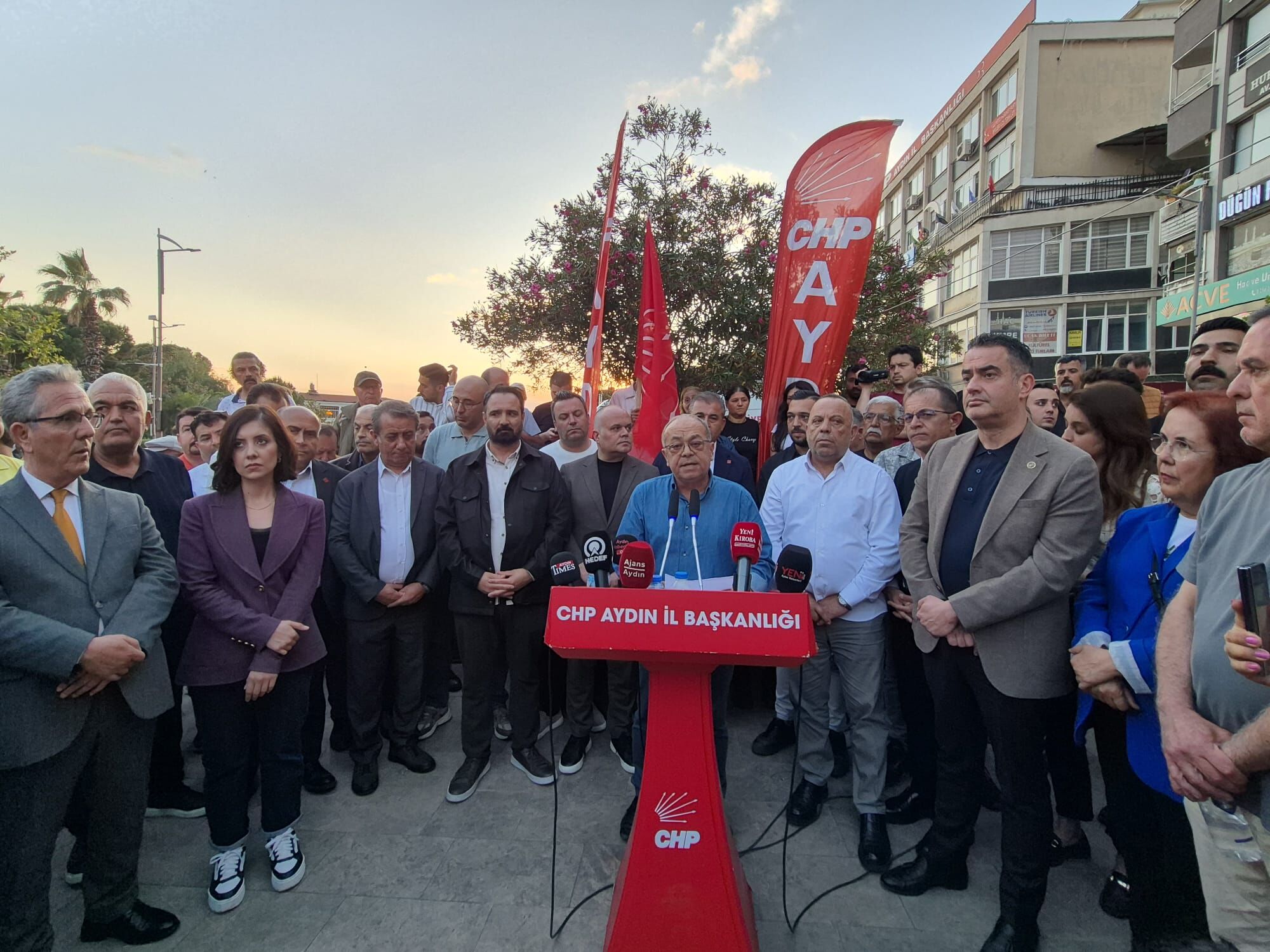 Chp Aydindan Mutlak Butlan Protestosu Ozgur Ozelin Yanindayi 664344 457F0D