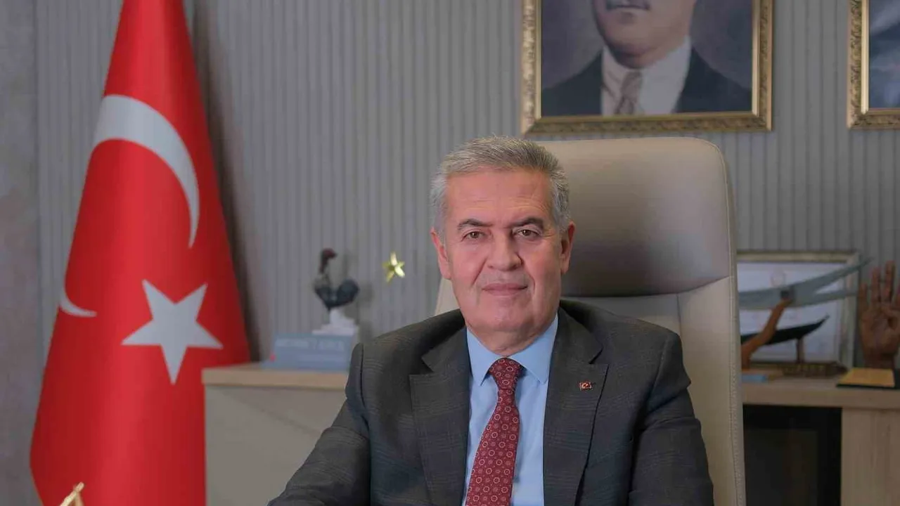 Denizlideki Facia Aydini Sarsti 666304 371868
