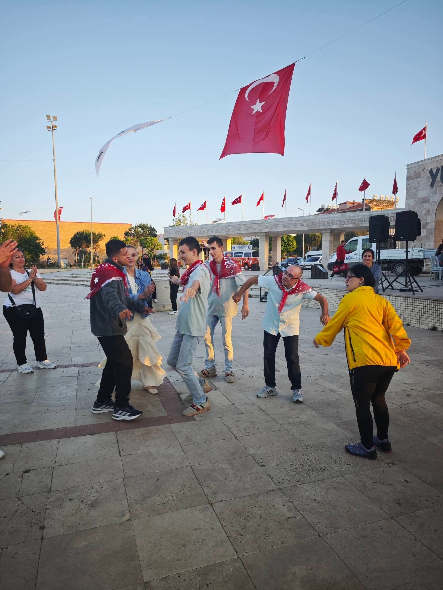 Didimde Engelli Gencler Duygusal Kina Gecesi 662259 5A415C