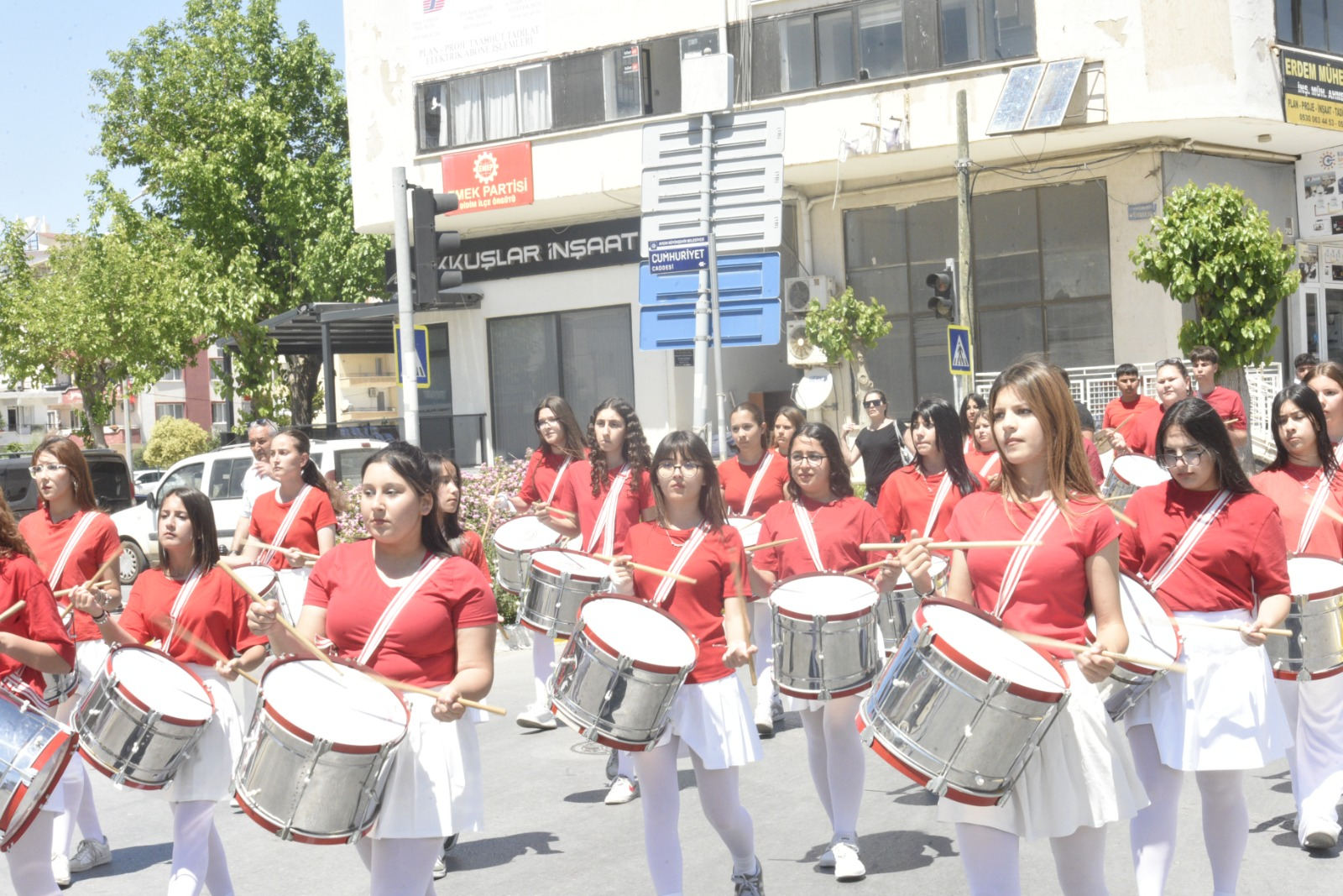 Didimde Genclik Haftasi Coskusu Dev Turk Bayragiyla Yurudule 662562 D88Aac